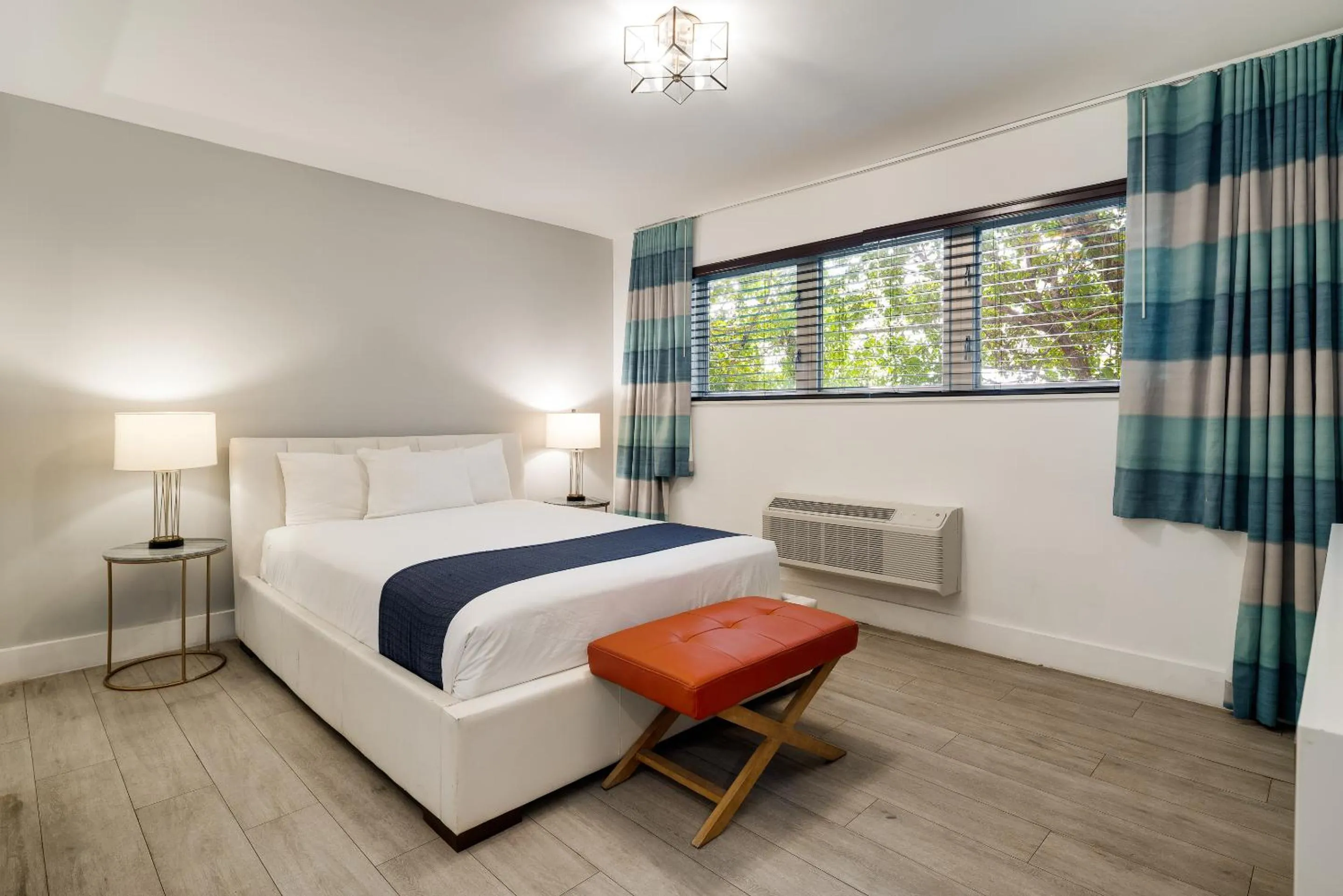 Bedroom, Bed in Waterside Hotel and Suites