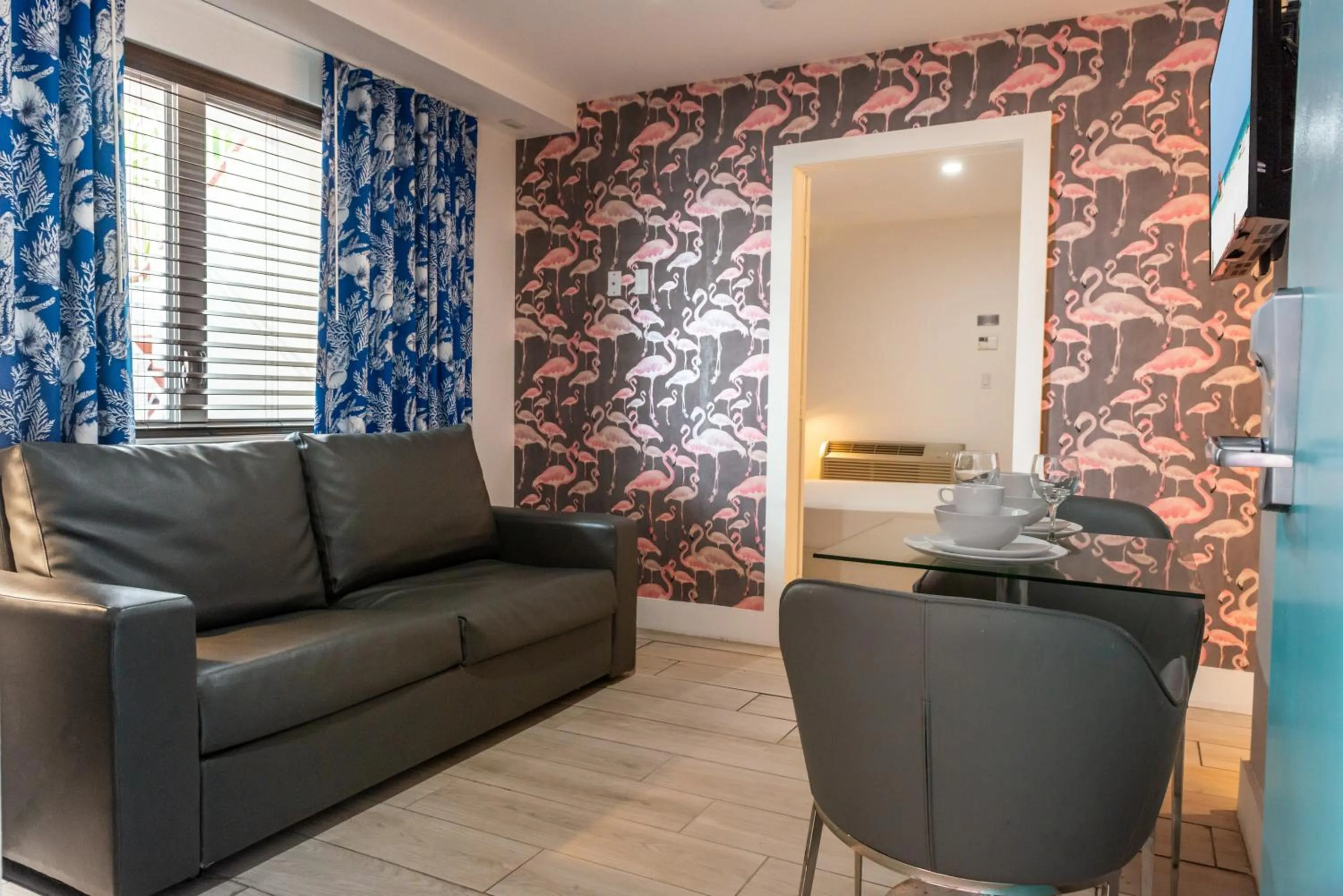 Living room in Waterside Hotel and Suites