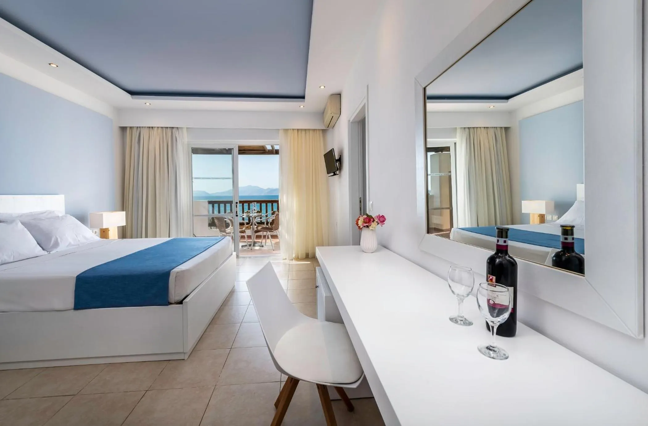 Bedroom, Bed in Gaia Royal