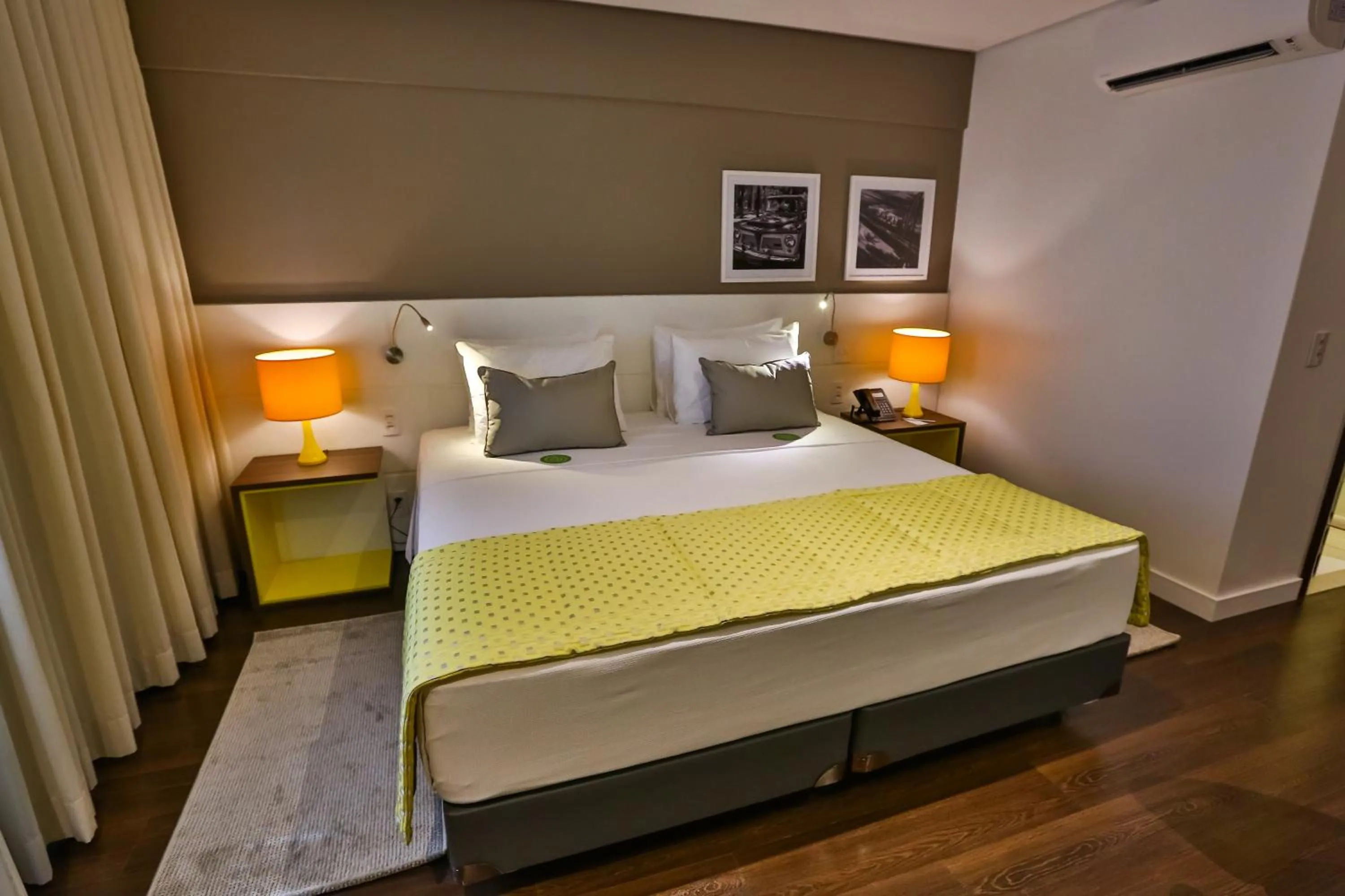 Bedroom, Bed in Quality Hotel Flamboyant