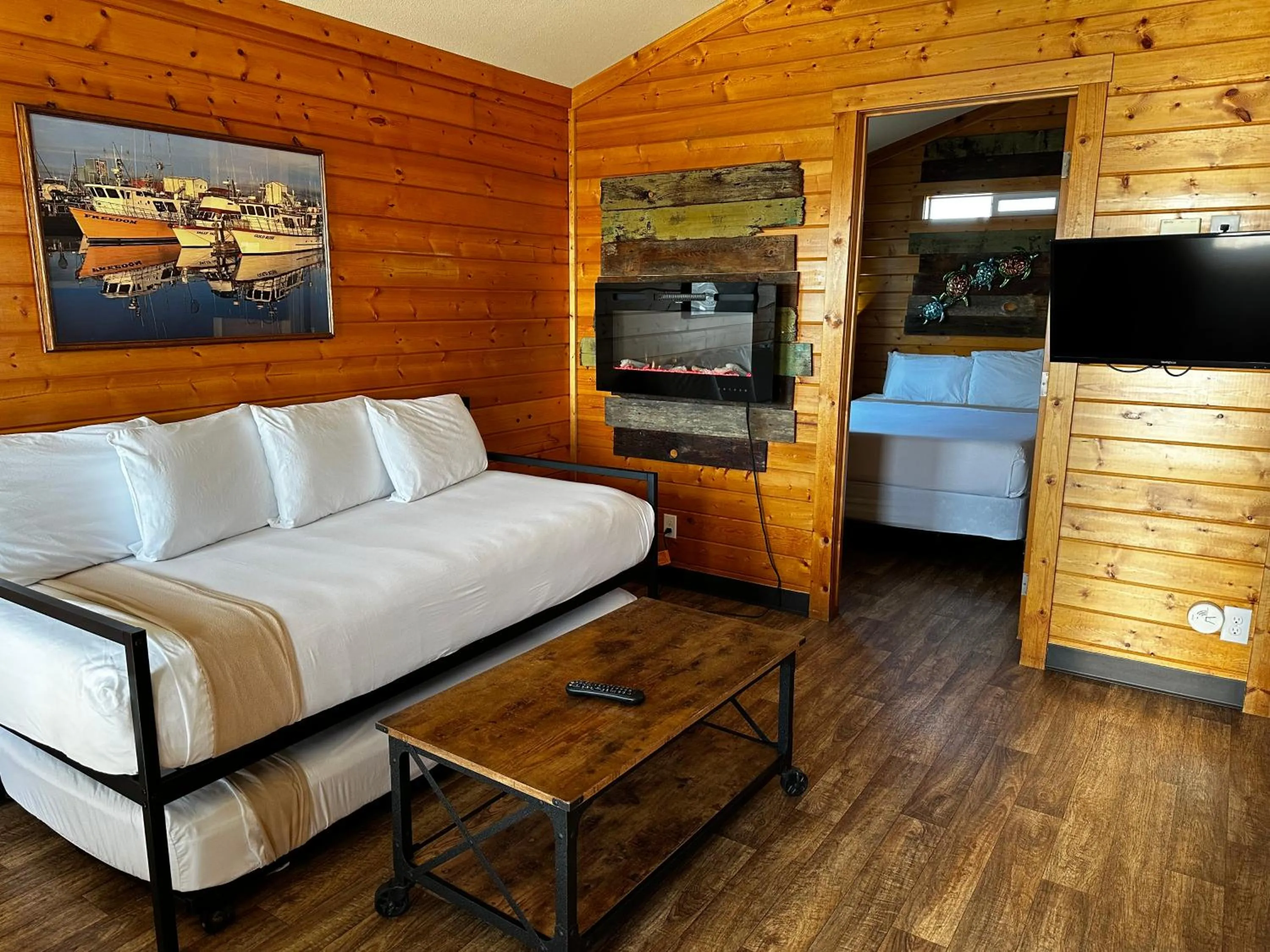 Bedroom in Westport Marina Cottages