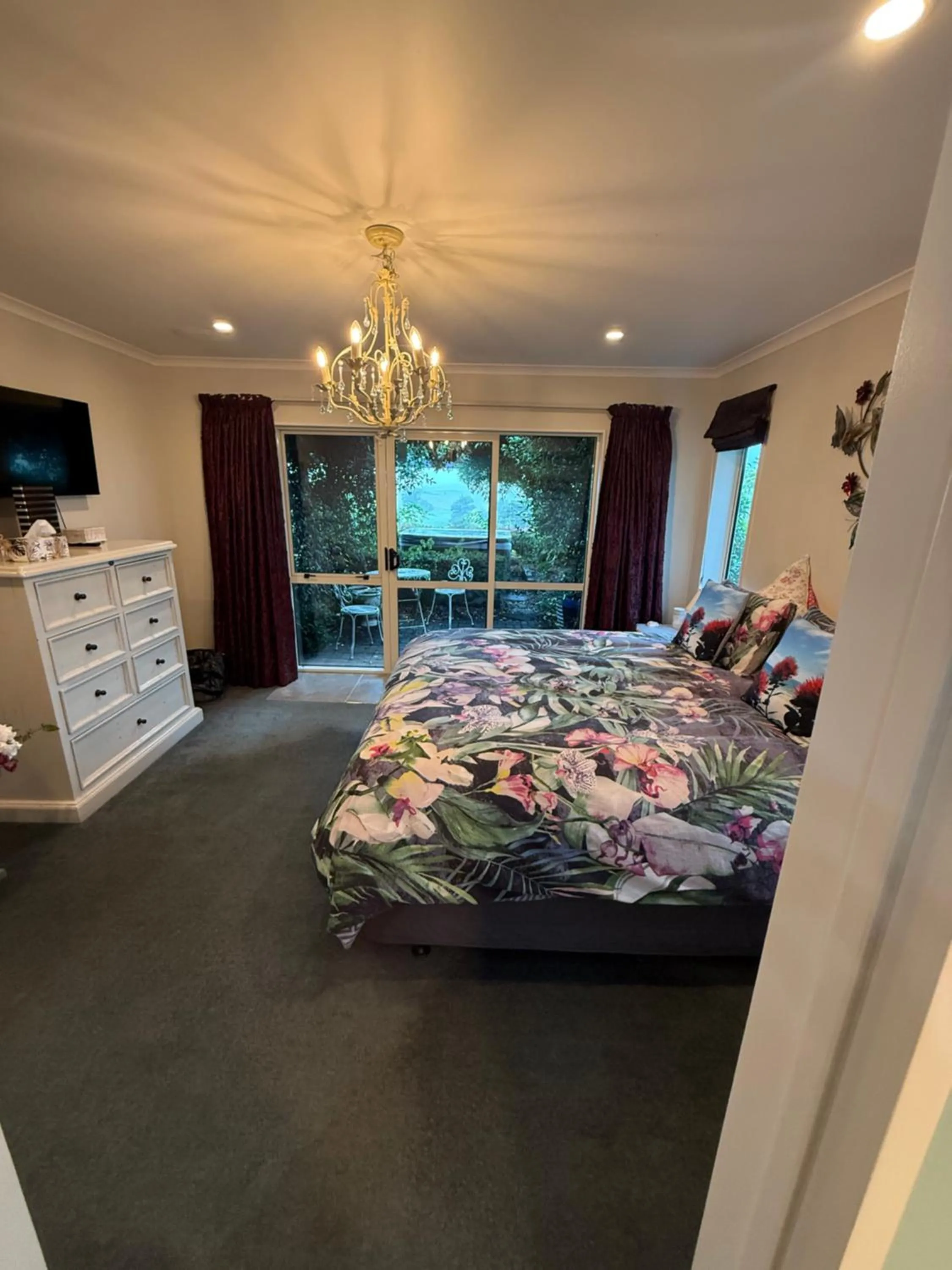 Bed in Waitomo Orchard Estate B&B