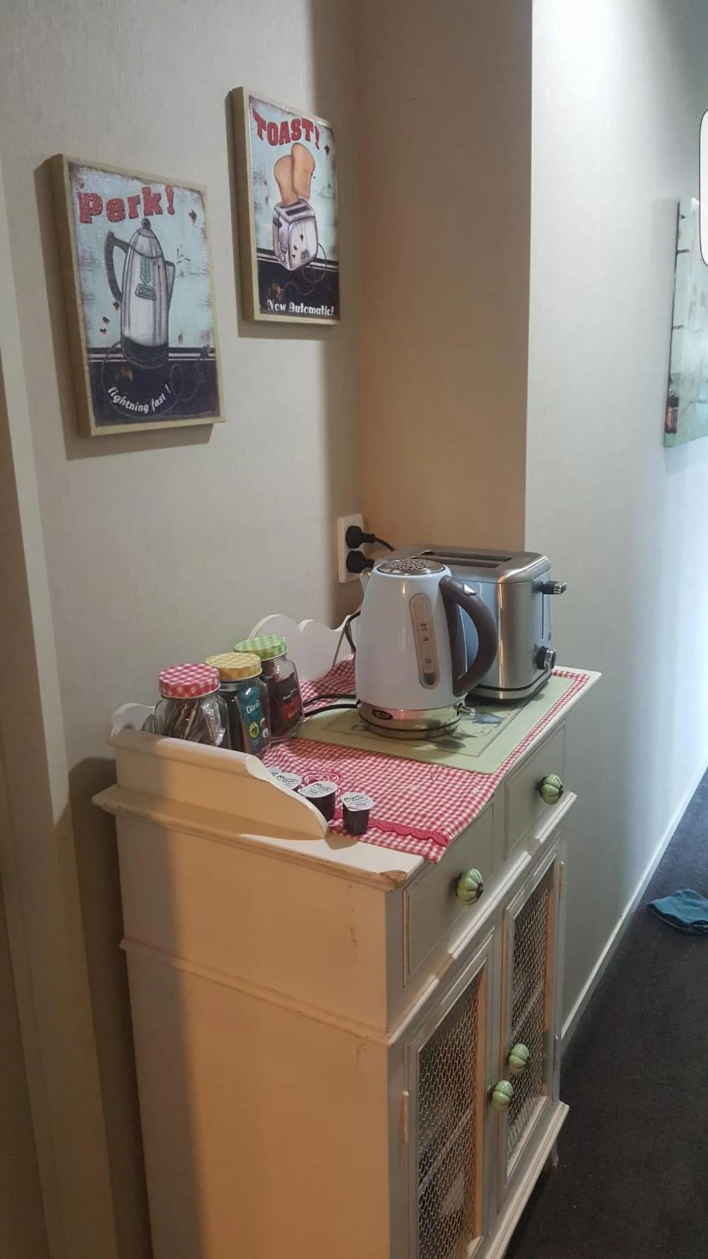 Drinks in Waitomo Orchard Estate B&B