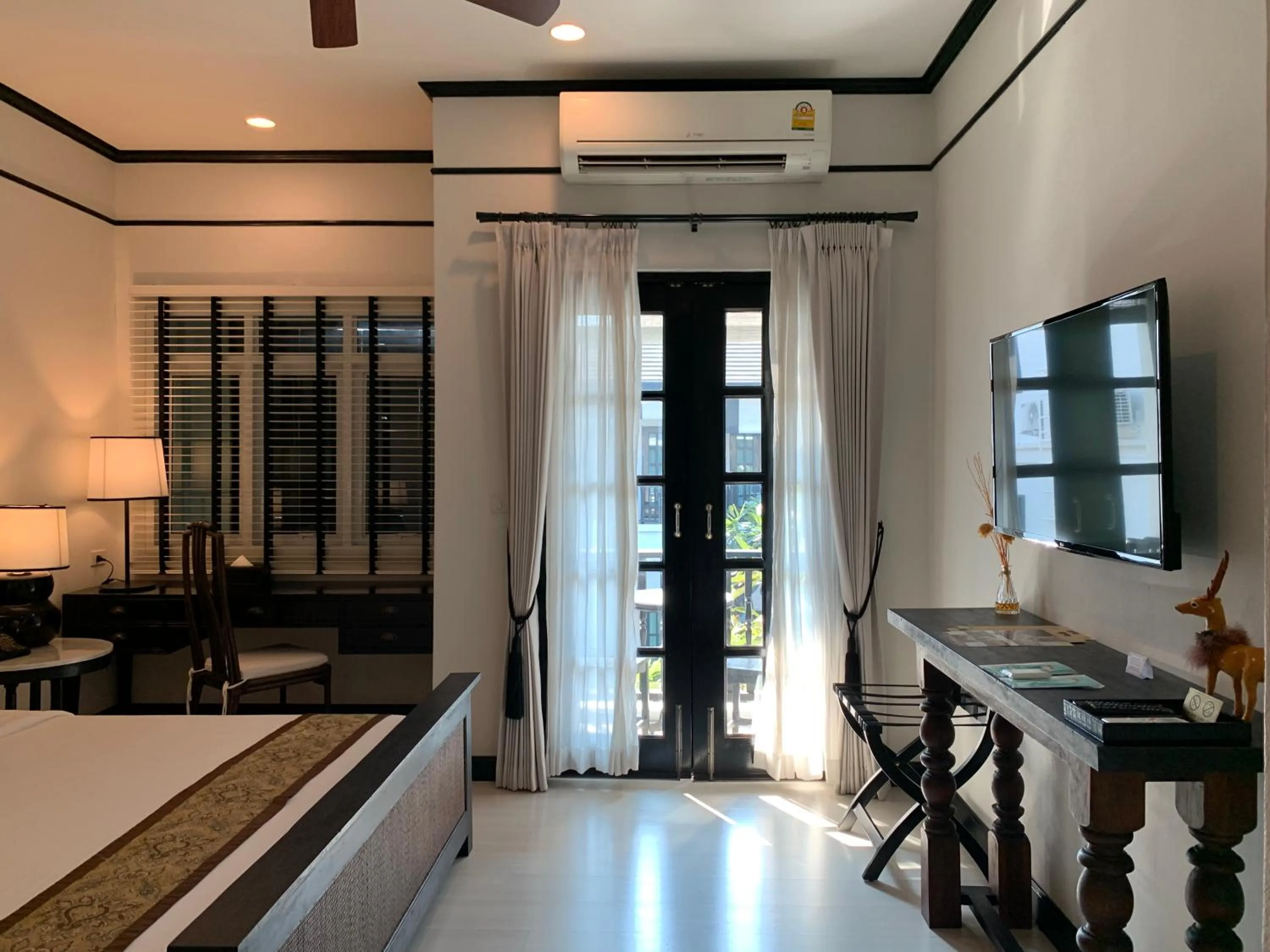 Bedroom in 99 The Heritage Hotel