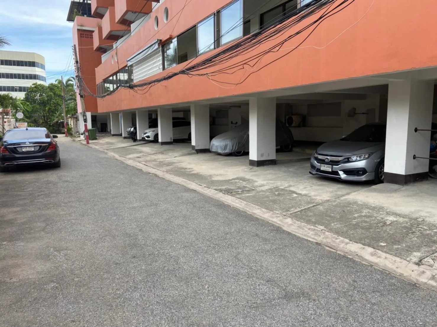 Parking in Jomtien Longstay Hotel - SHA Plus Certified