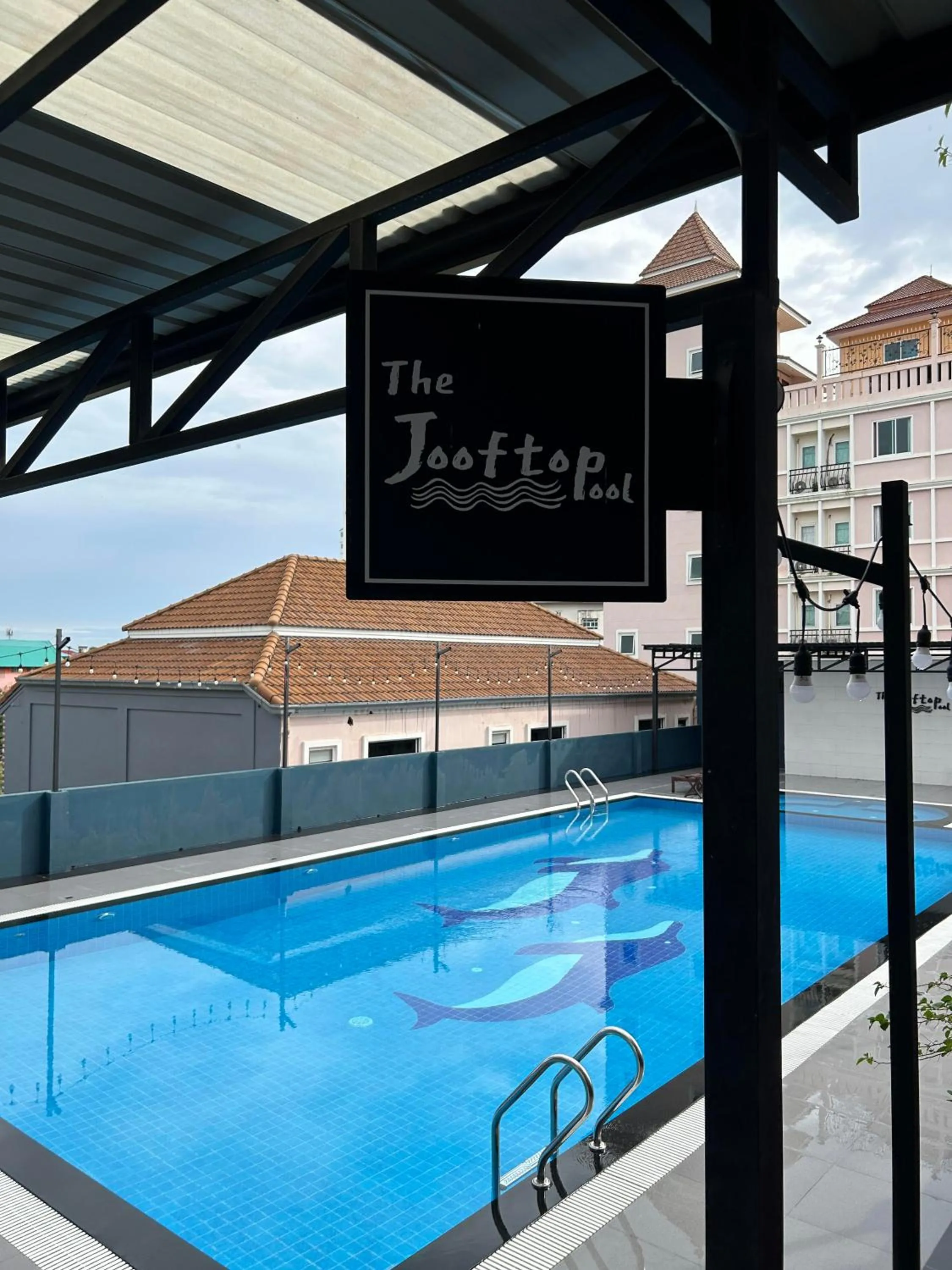 Swimming pool in Jomtien Longstay Hotel - SHA Plus Certified