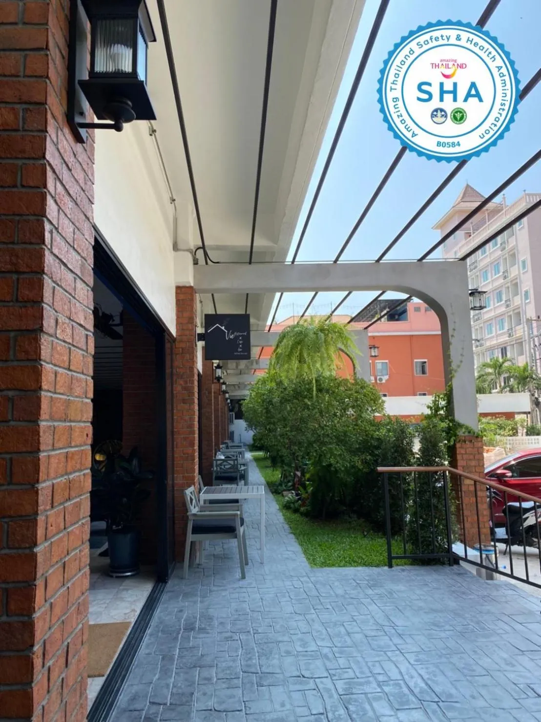 Property building in Jomtien Longstay Hotel - SHA Plus Certified