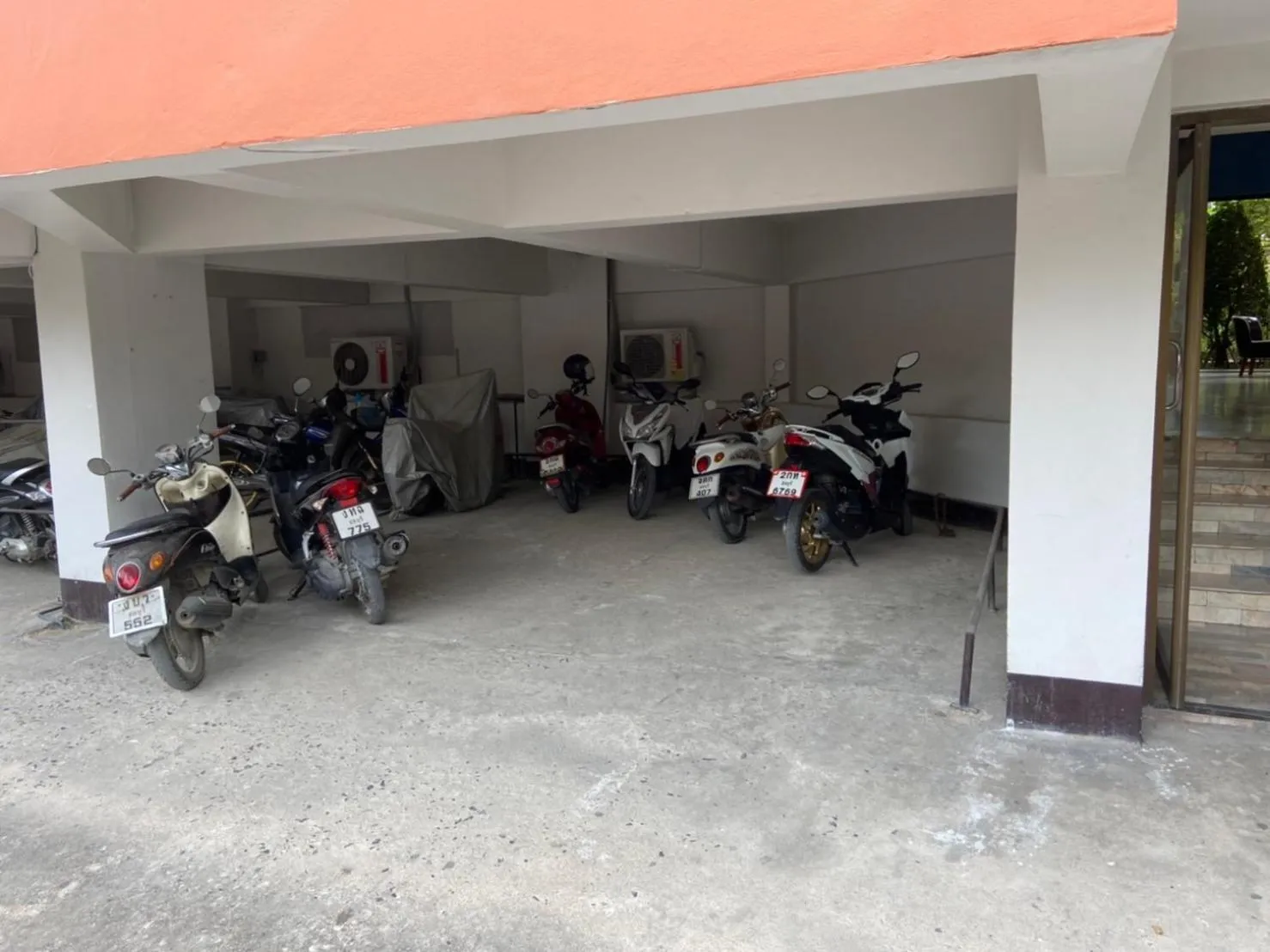 Parking in Jomtien Longstay Hotel - SHA Plus Certified