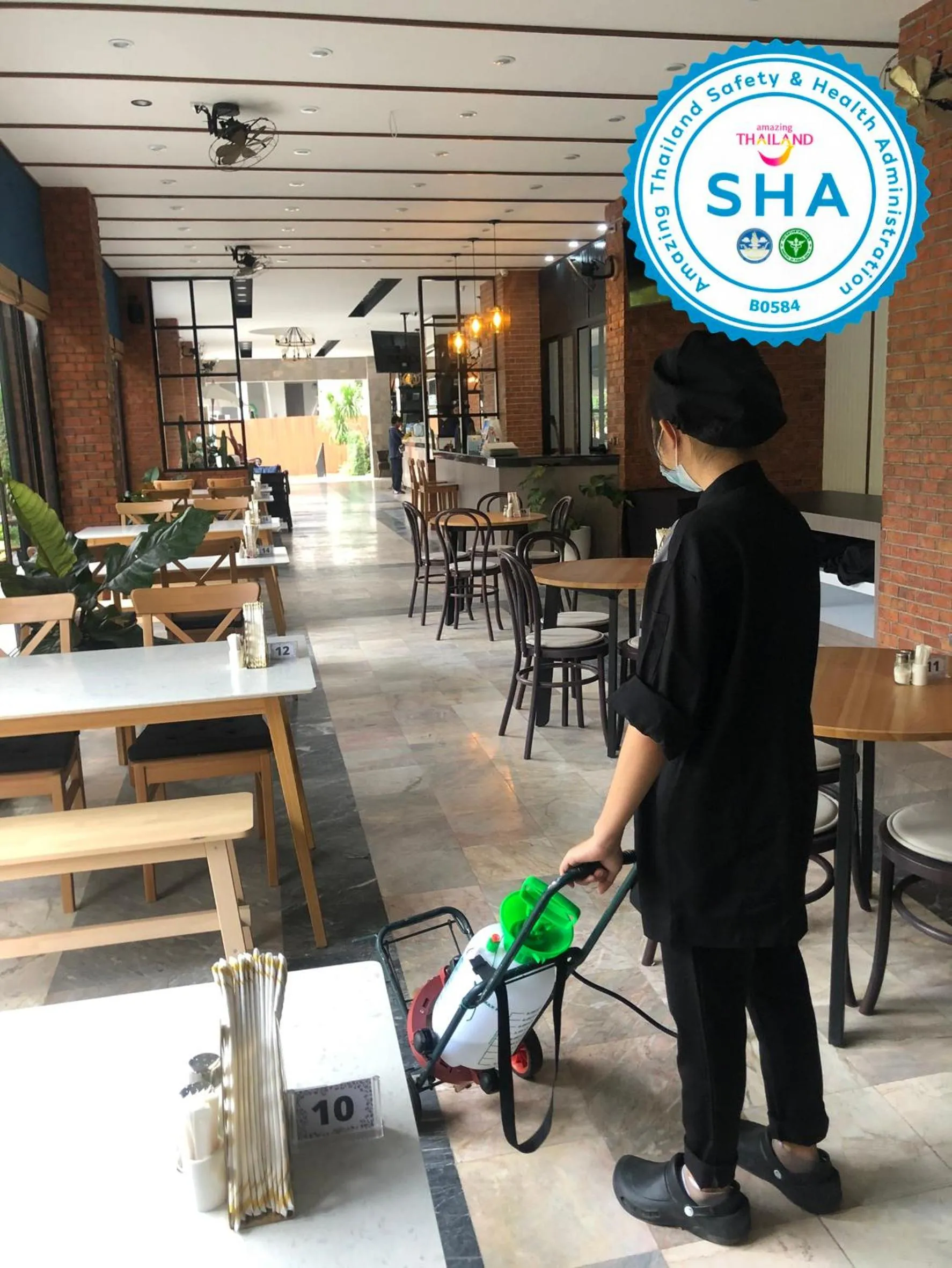 Property building in Jomtien Longstay Hotel - SHA Plus Certified