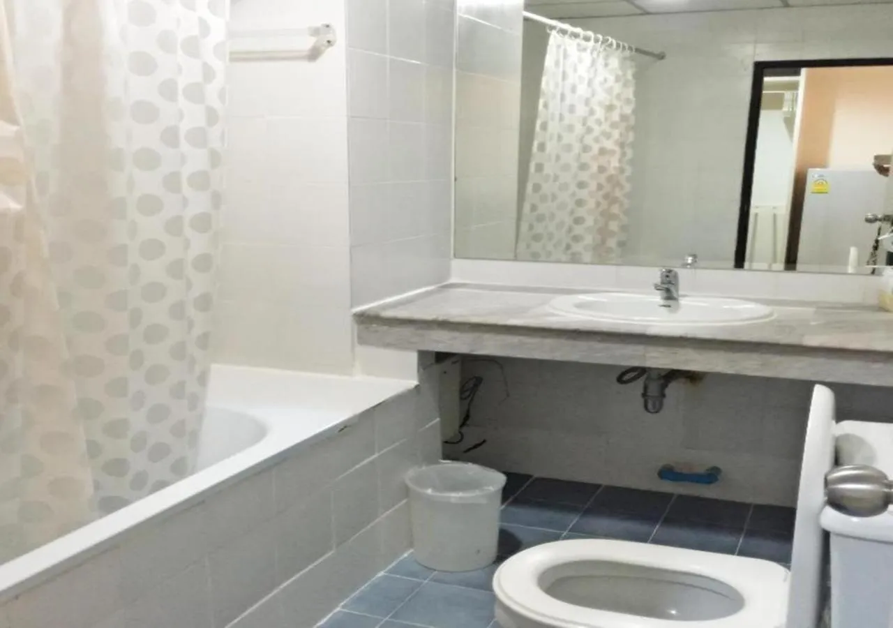 Bathroom in Jomtien Longstay Hotel - SHA Plus Certified
