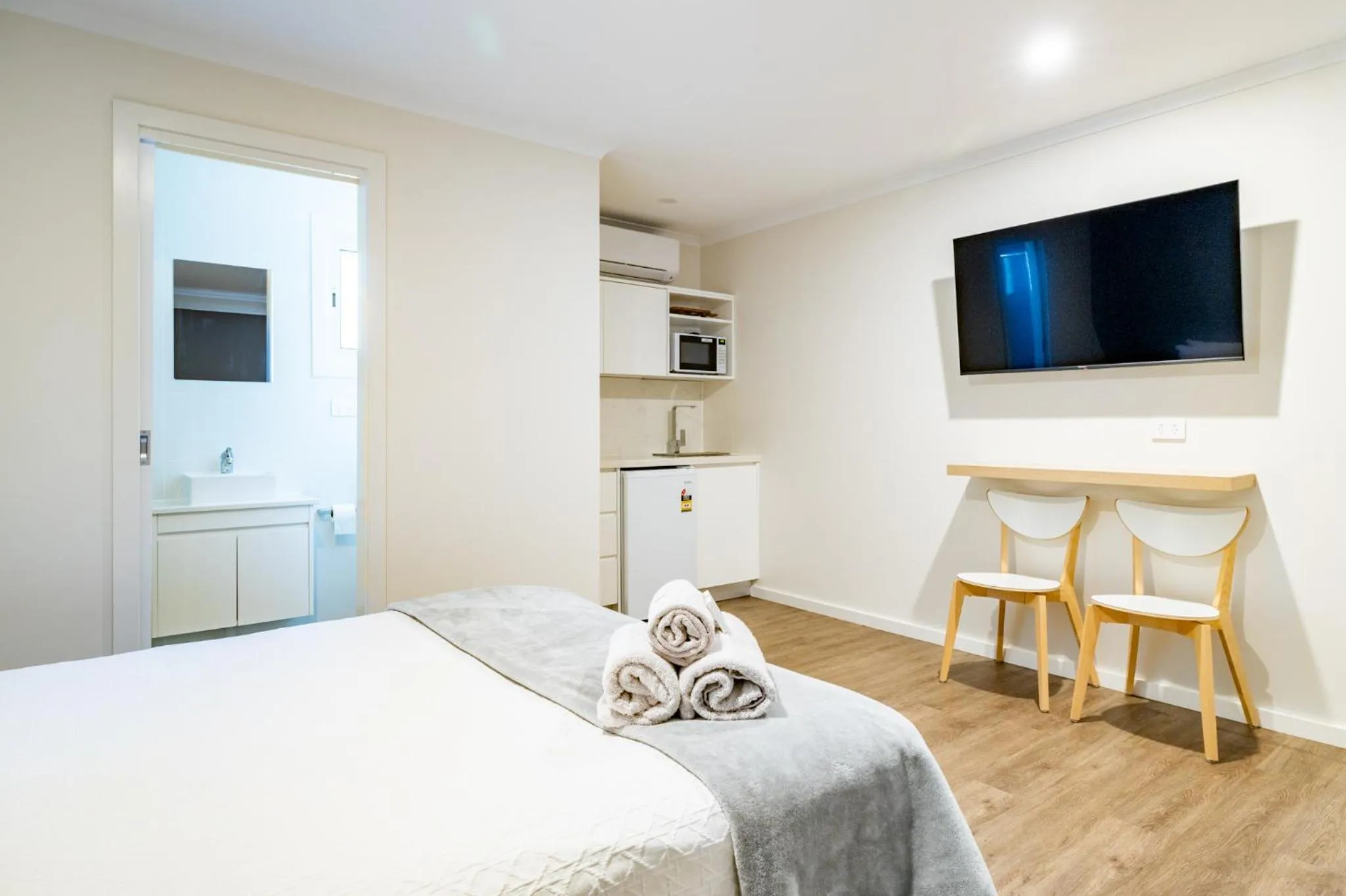 Bed in Harbour Lights Tourist Park