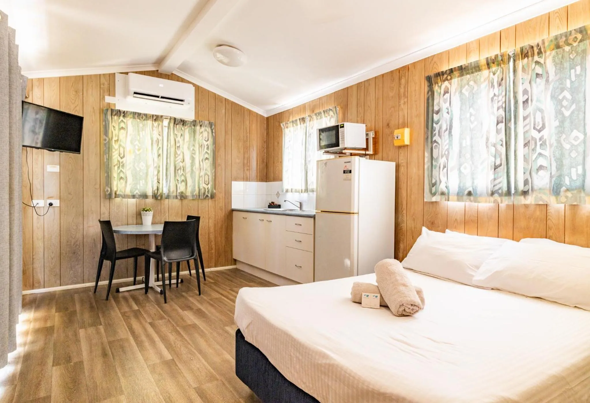 Bed in Harbour Lights Tourist Park