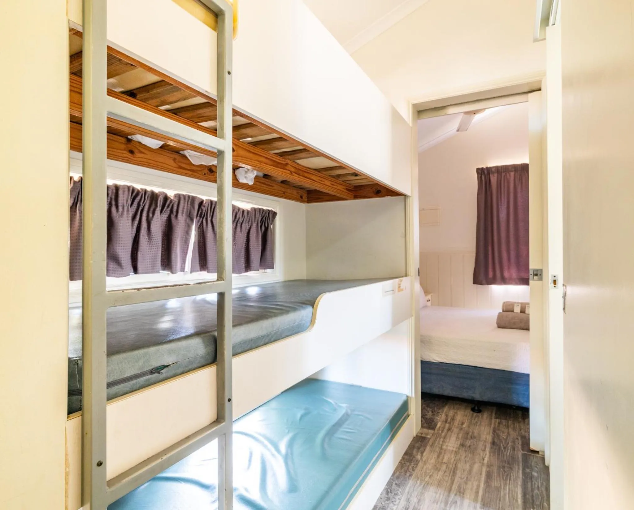 Bed in Harbour Lights Tourist Park