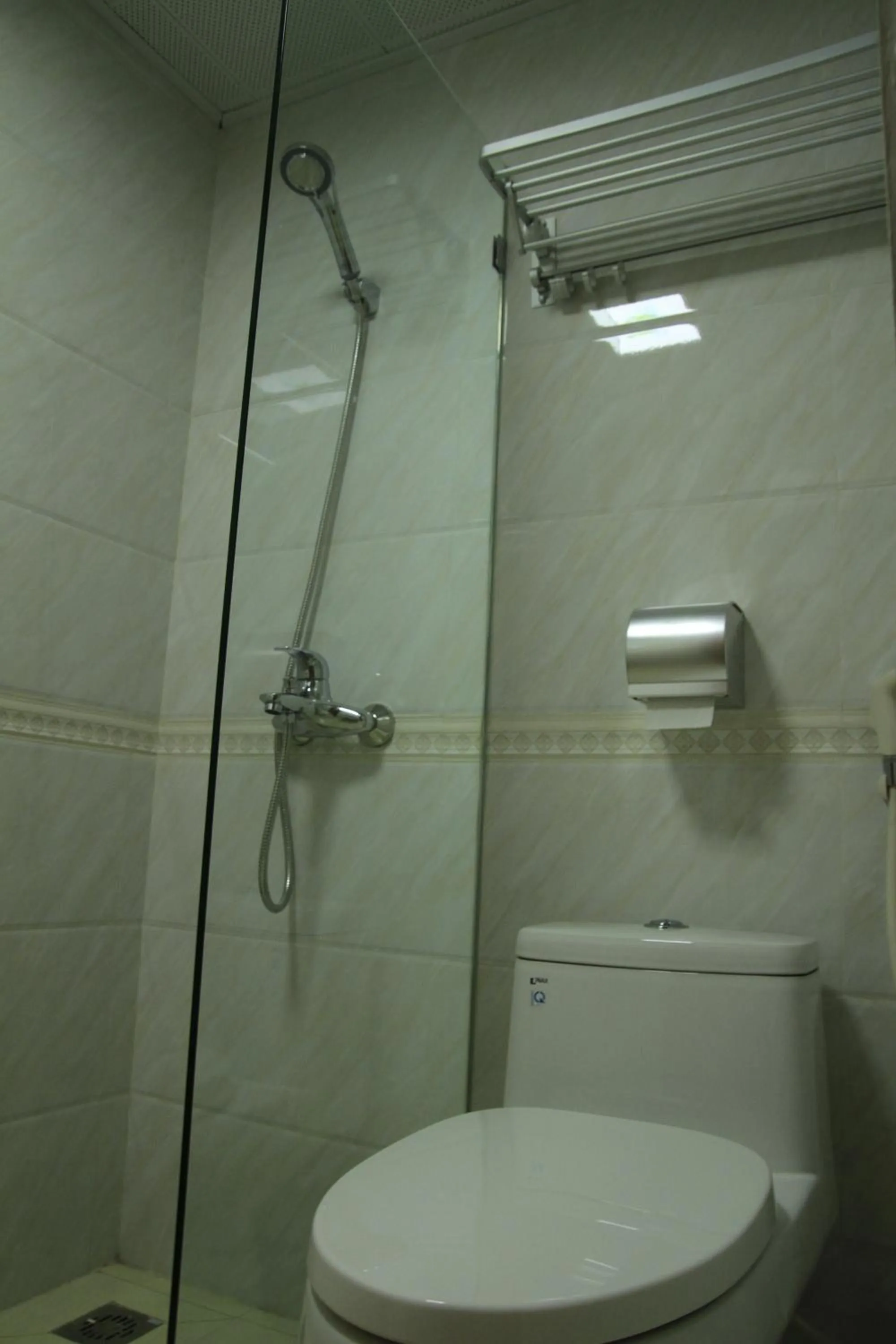 Toilet in Jeanne Hotel