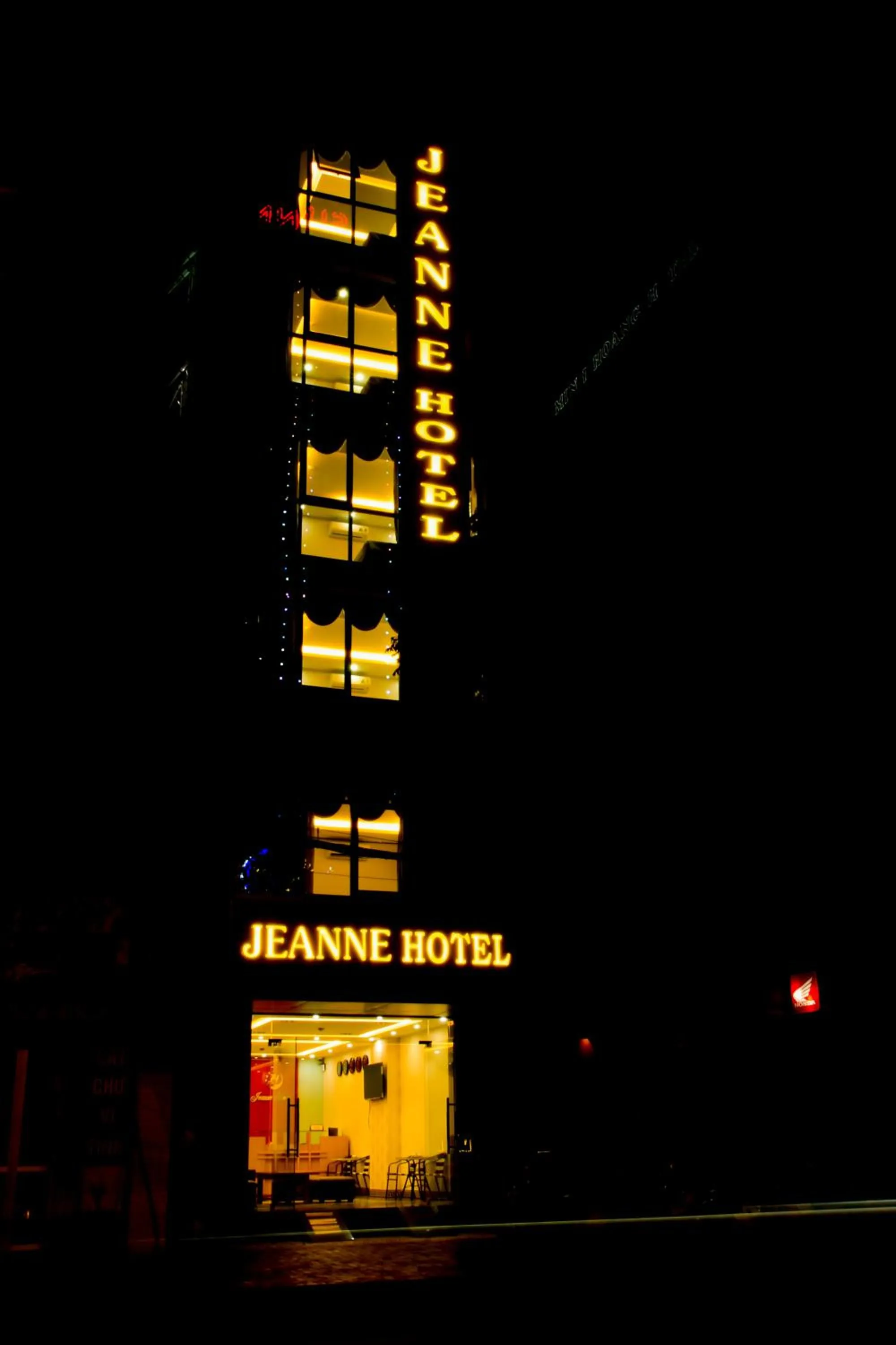Property building in Jeanne Hotel