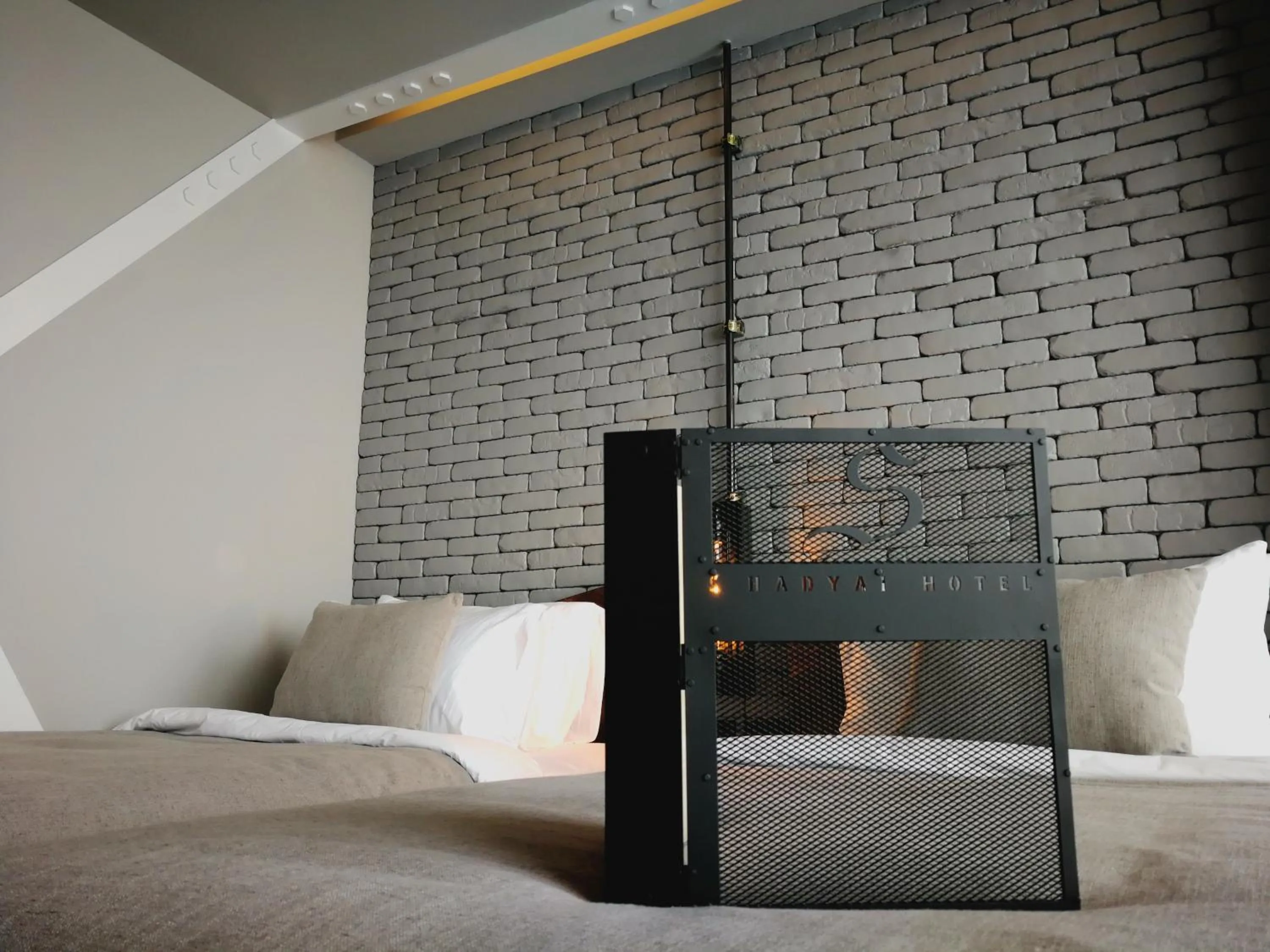 Photo of the whole room, Bed in S Hadyai Hotel