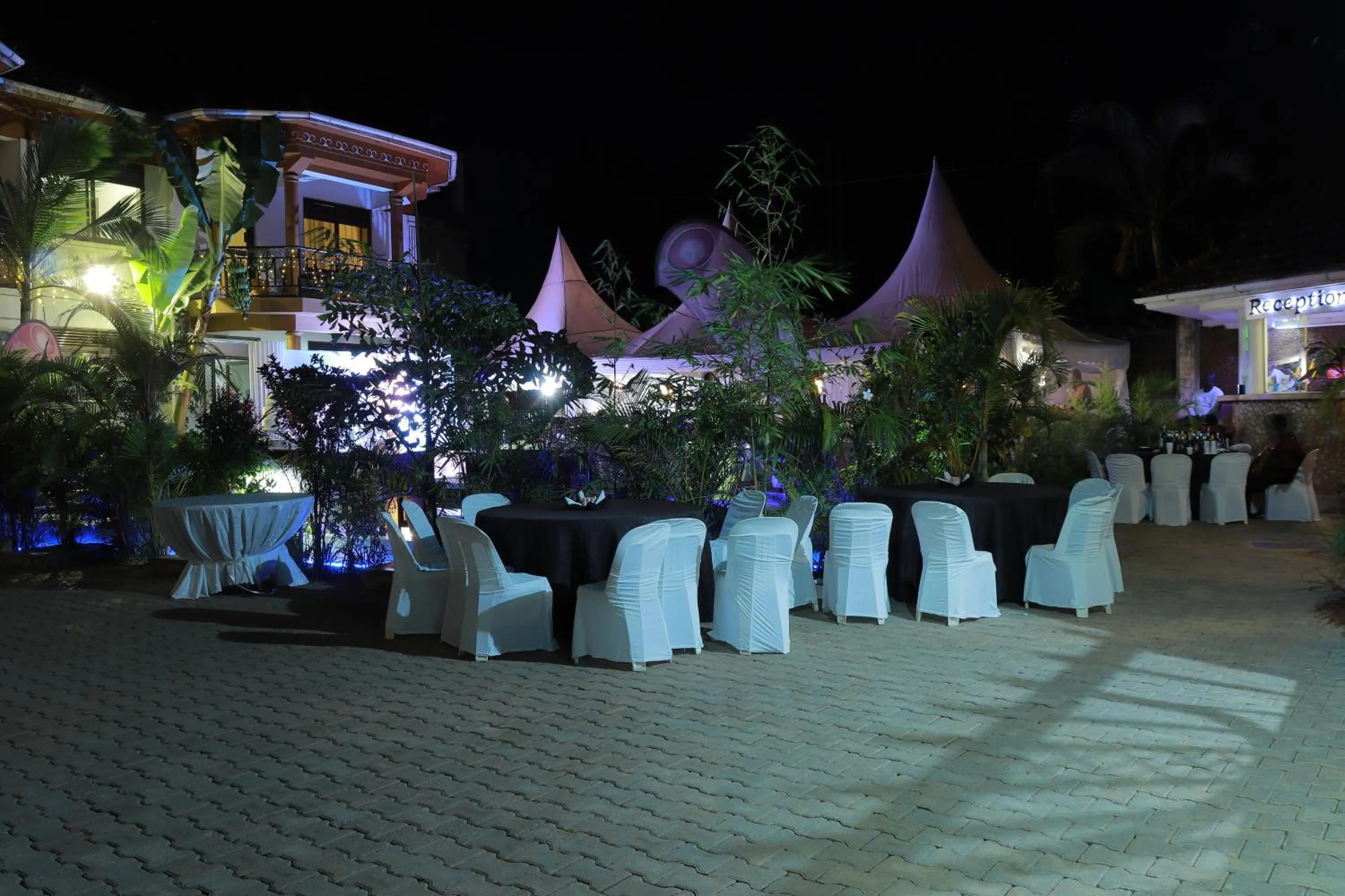 Night in Mowicribs Hotel and Spa