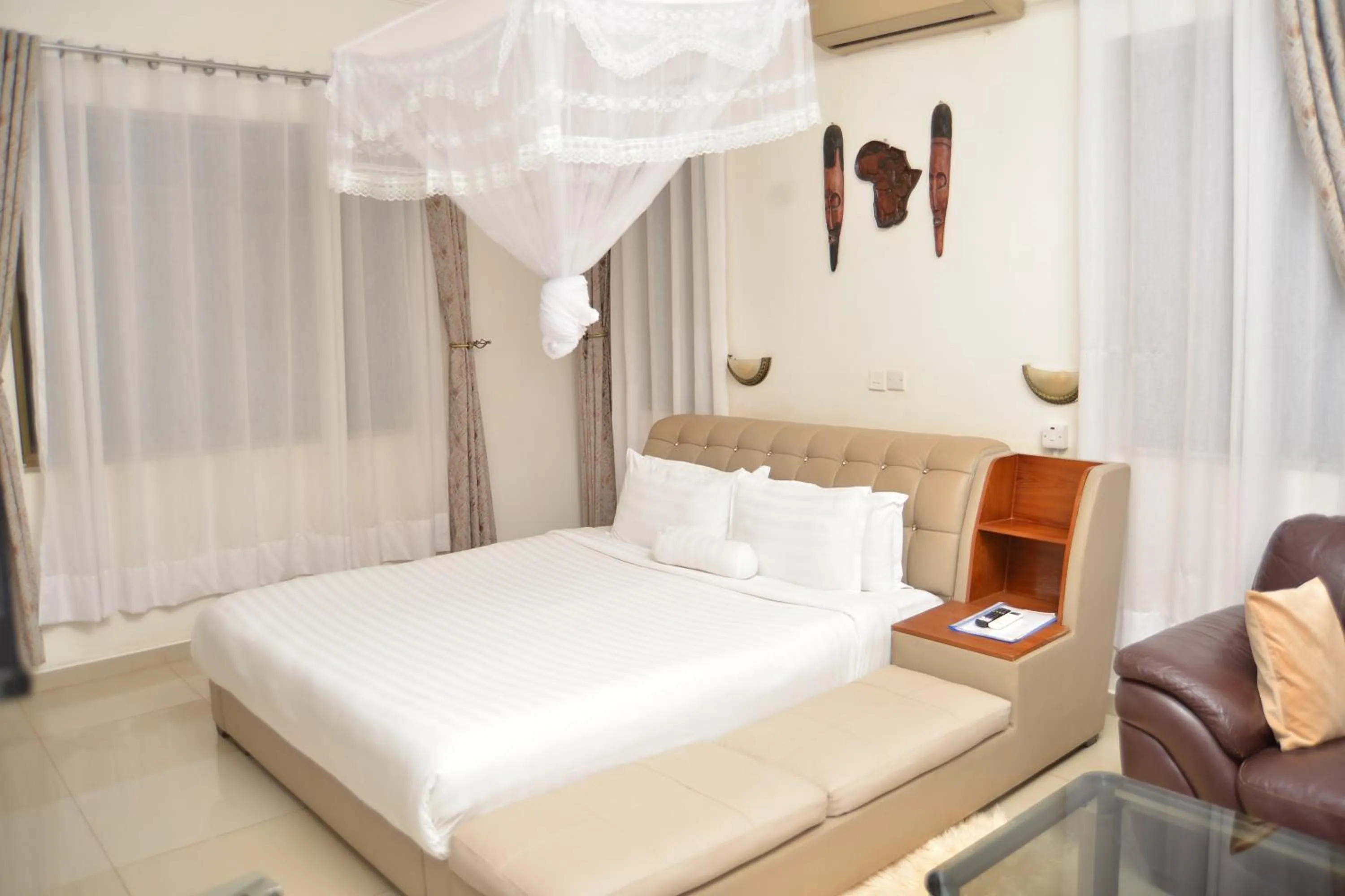 Bed in Mowicribs Hotel and Spa