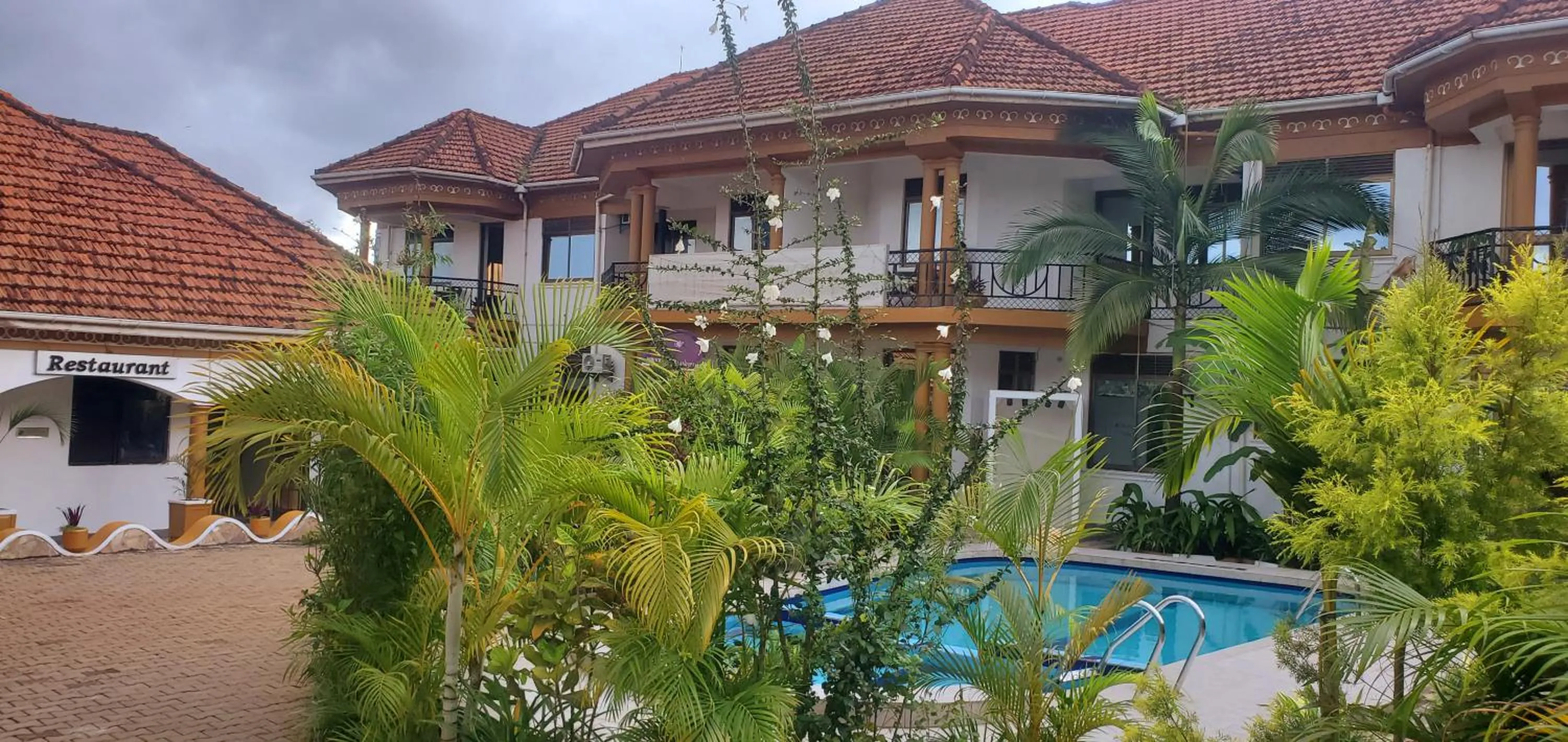 Property building in Mowicribs Hotel and Spa