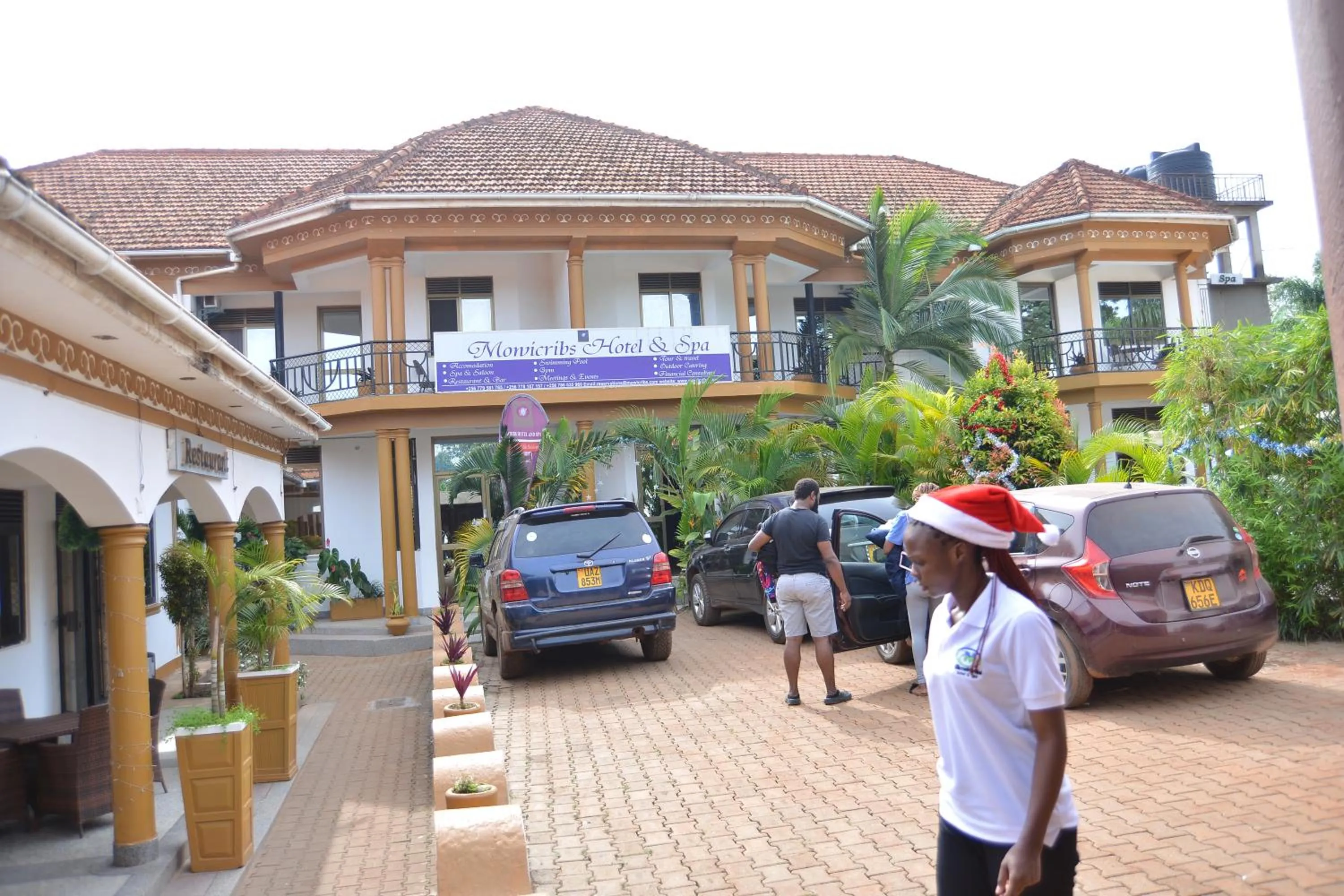 Guests in Mowicribs Hotel and Spa