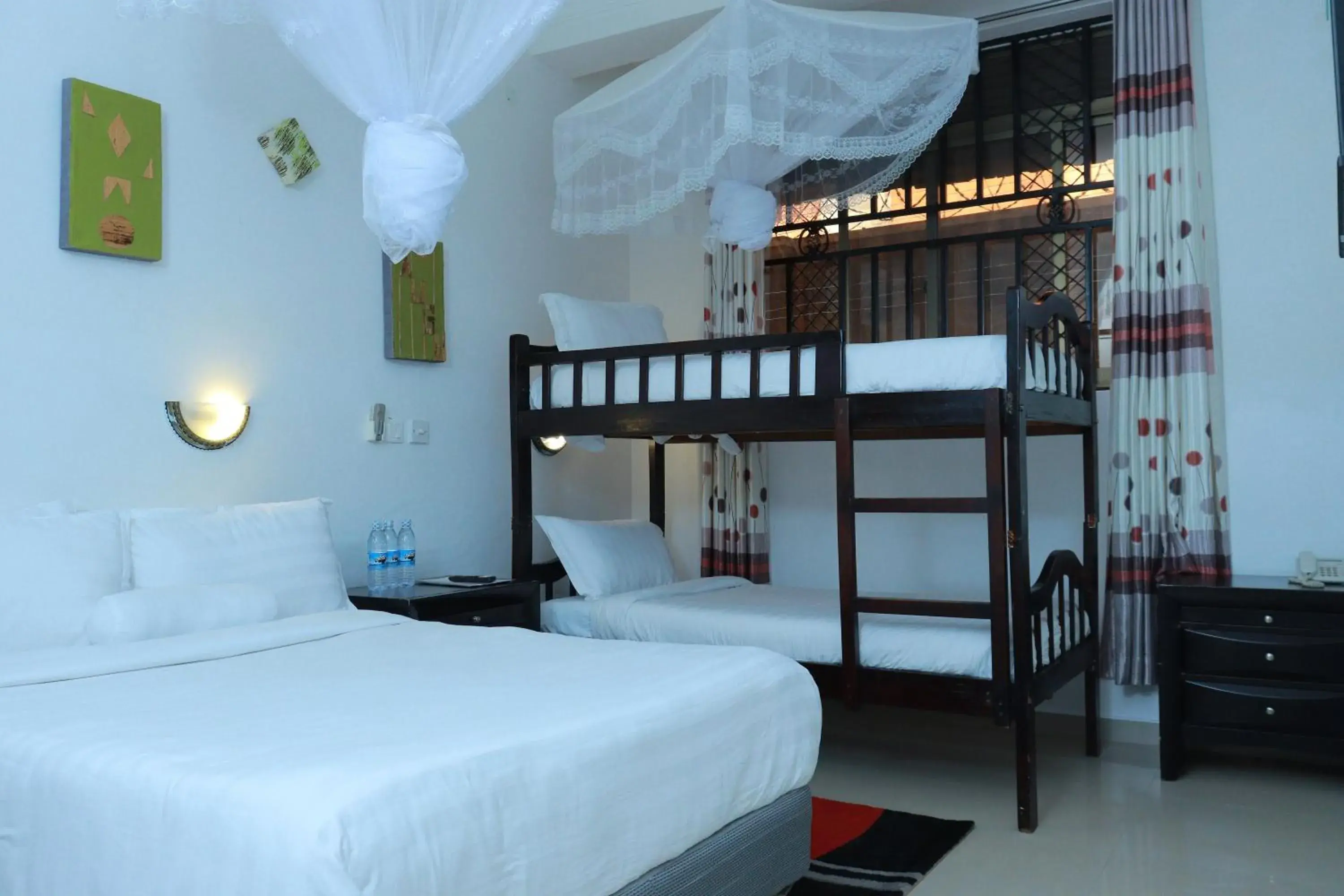 Triple Room with Bathroom in Mowicribs Hotel and Spa Triple Room with Bathroom in Mowicribs Hotel and Spa