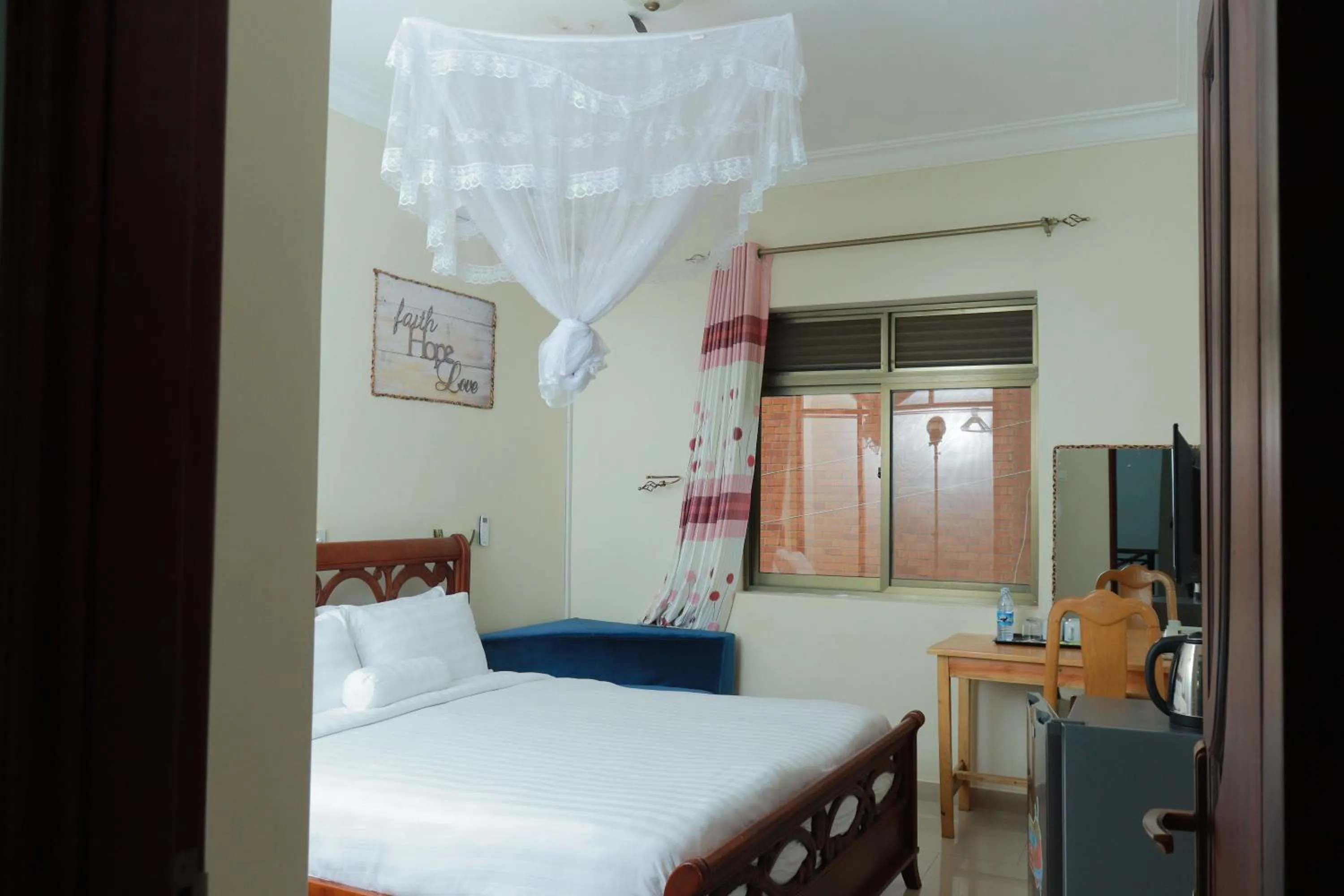 Bed in Mowicribs Hotel and Spa