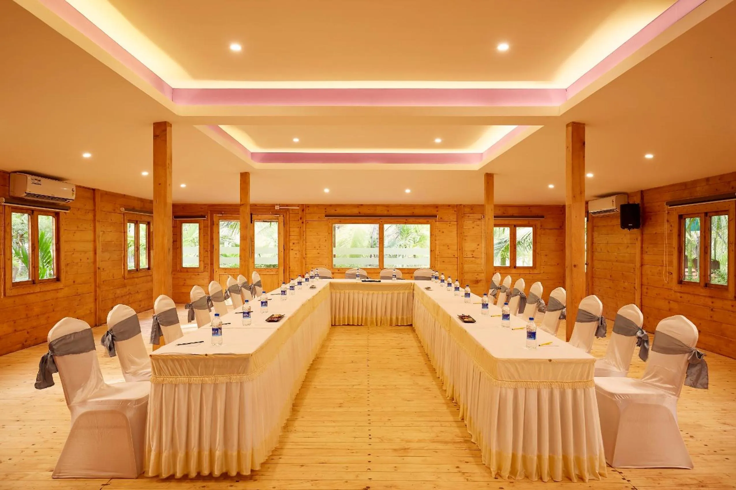 Banquet/Function facilities in Sterling Anaikatti