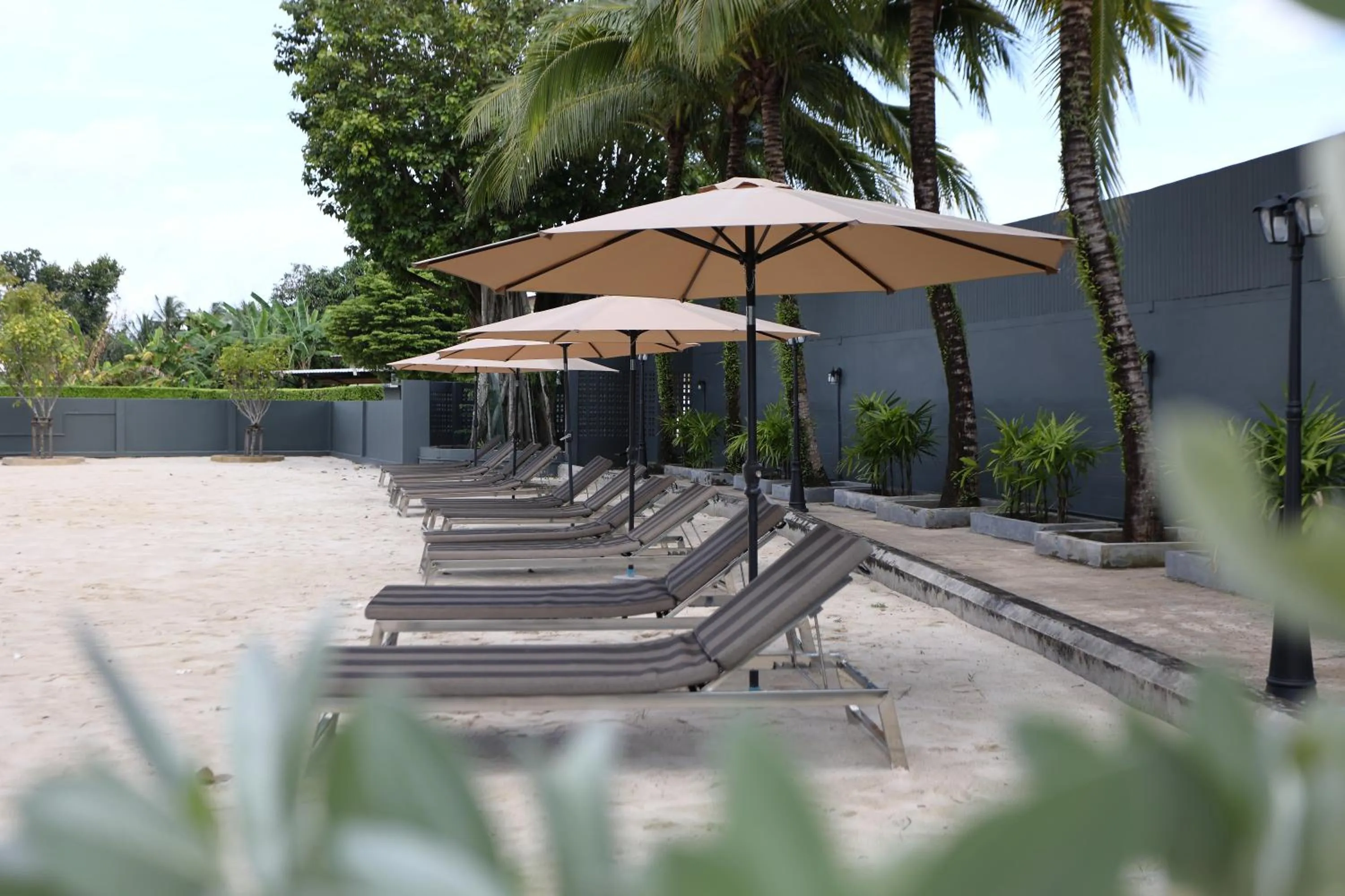 sunbed in The Malika Hotel - SHA Extra Plus