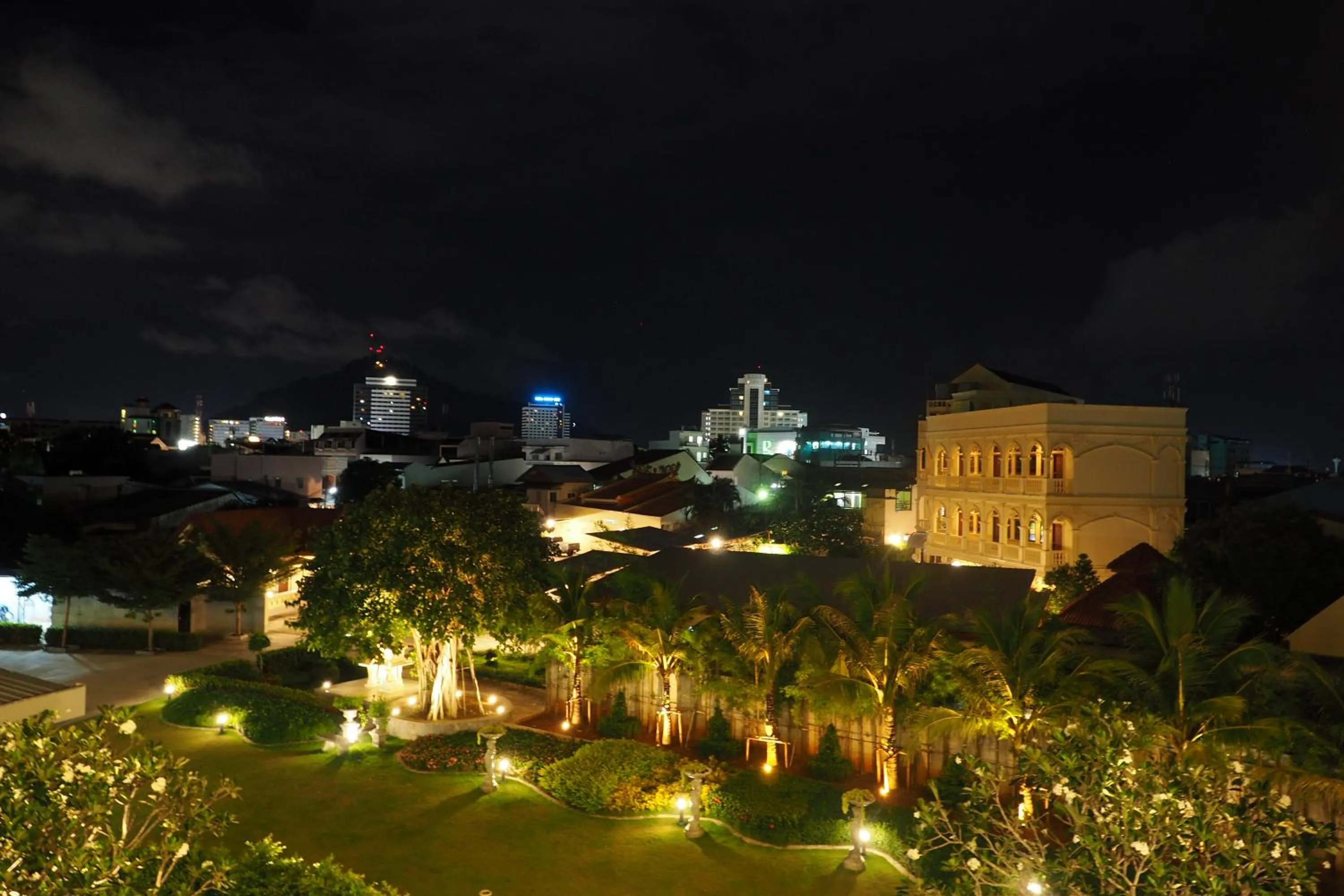 Garden in The Malika Hotel - SHA Extra Plus