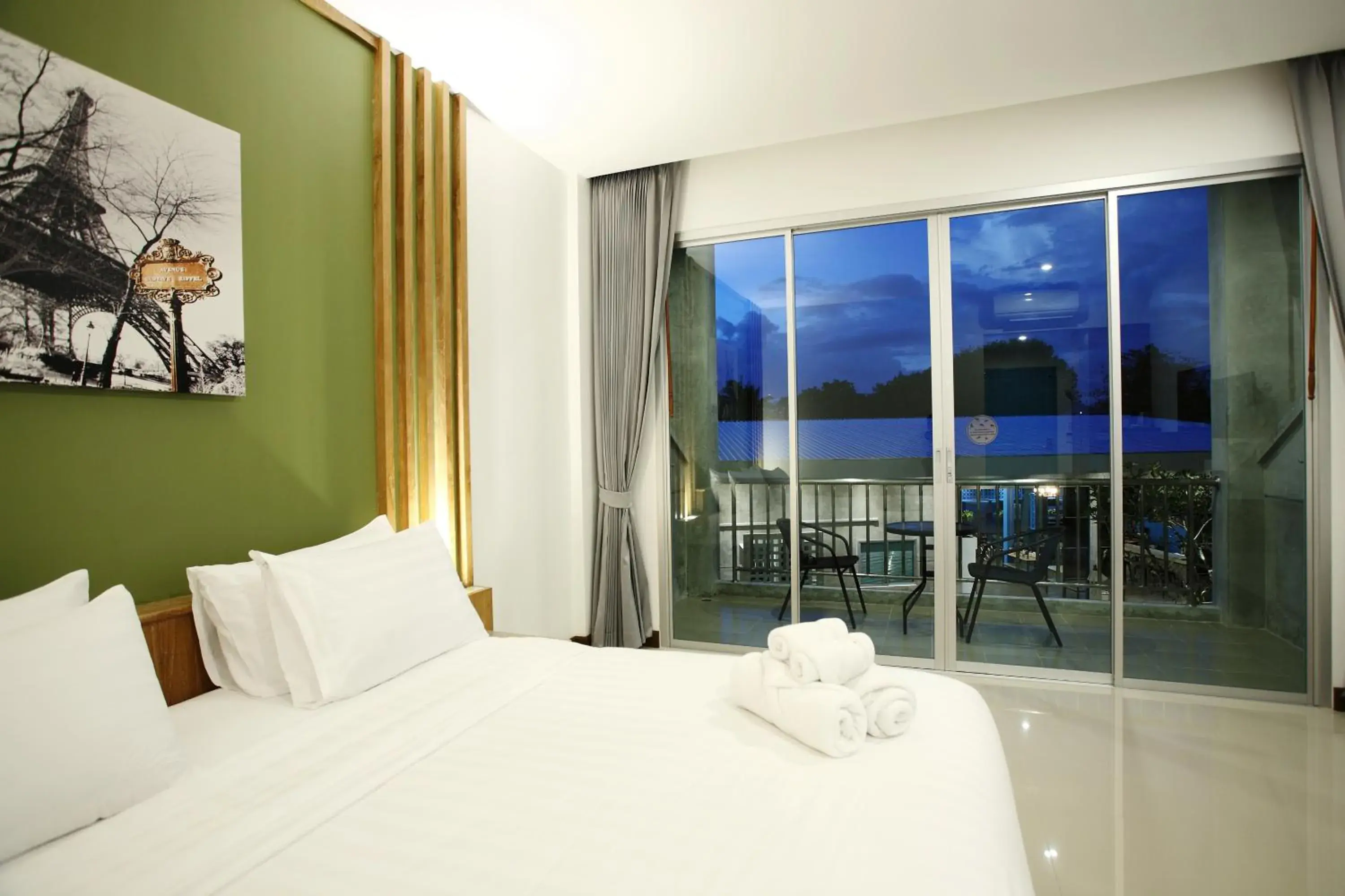 Room with City View in The Malika Hotel - SHA Extra Plus Room with City View in The Malika Hotel - SHA Extra Plus