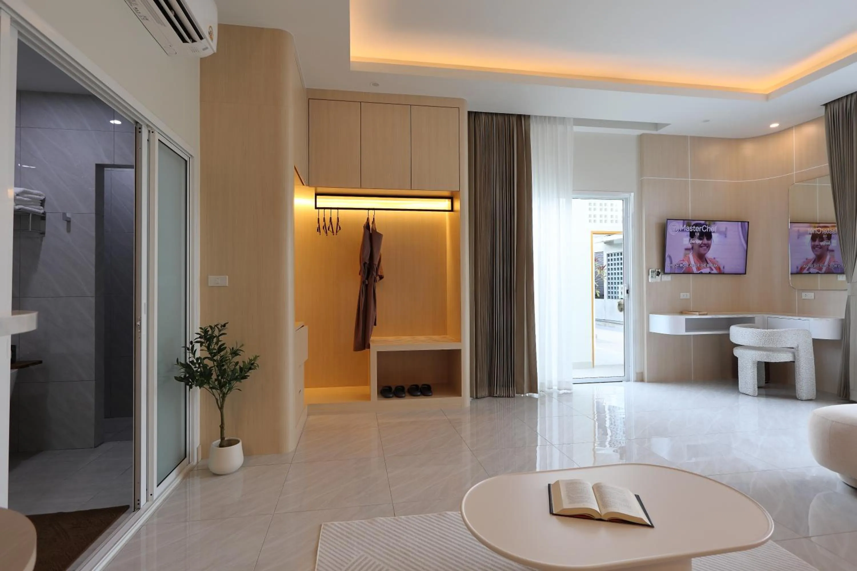 TV and multimedia in The Malika Hotel - SHA Extra Plus