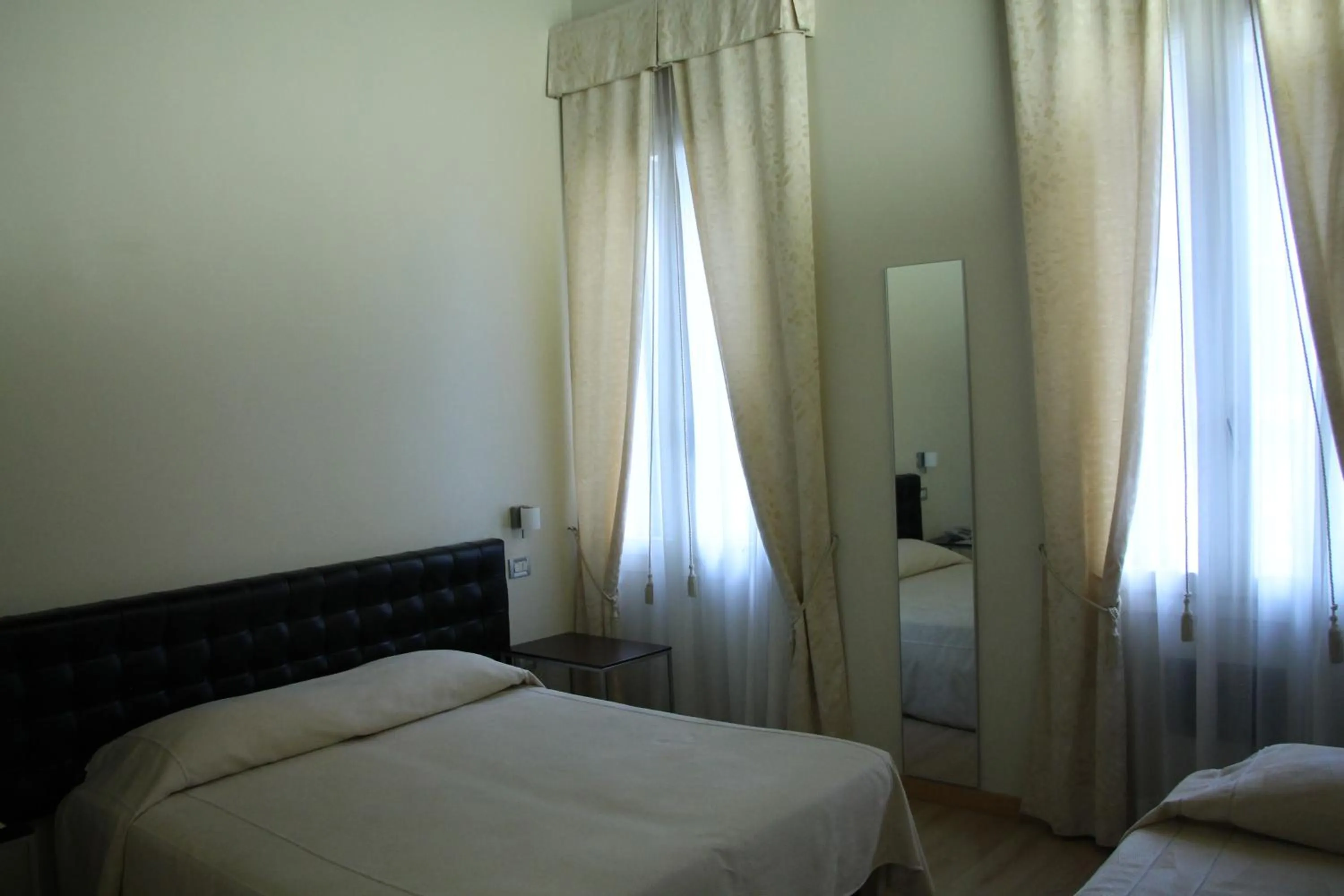 Bedroom, Bed in Albergo al Tiepolo