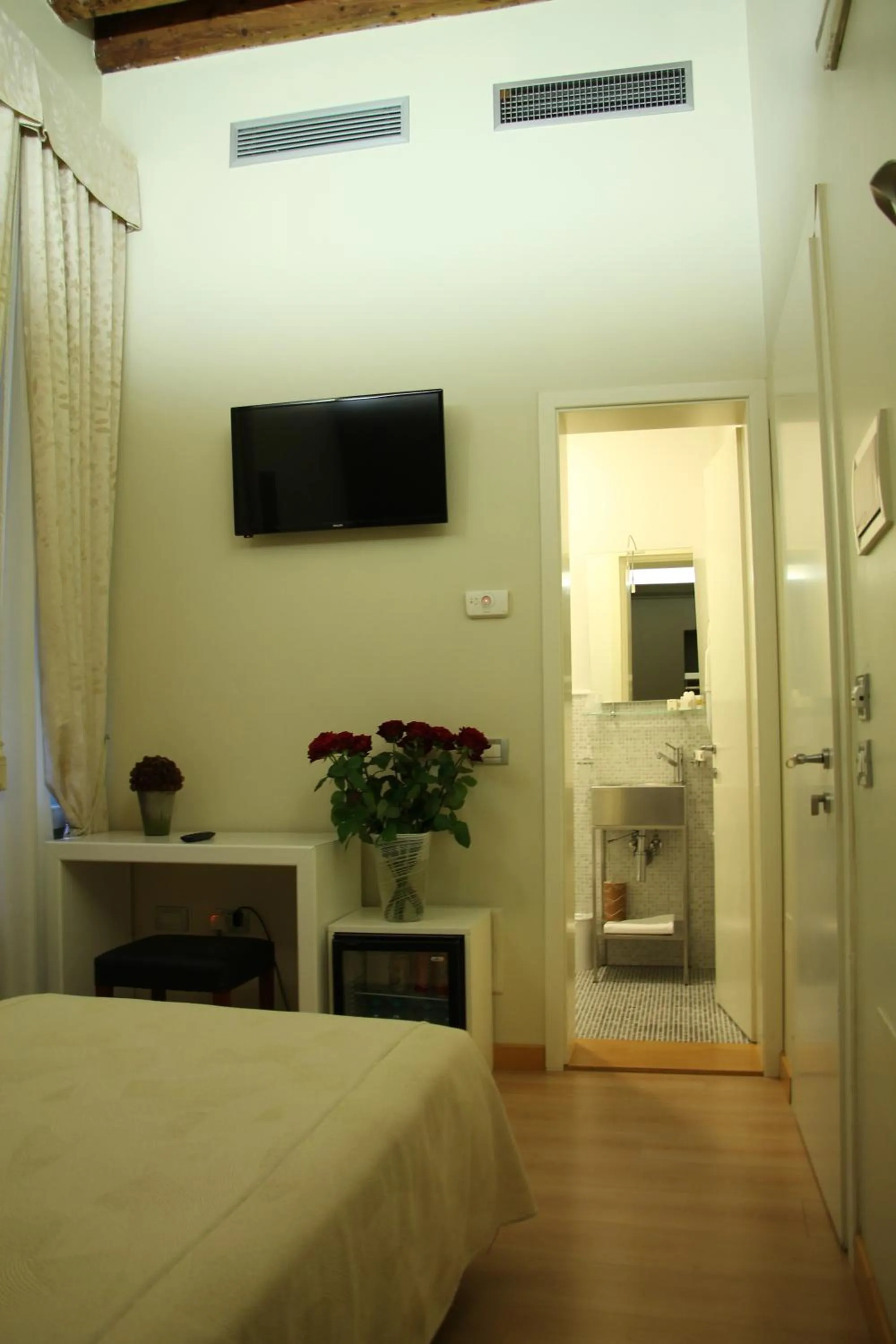 Bedroom, Bed in Albergo al Tiepolo