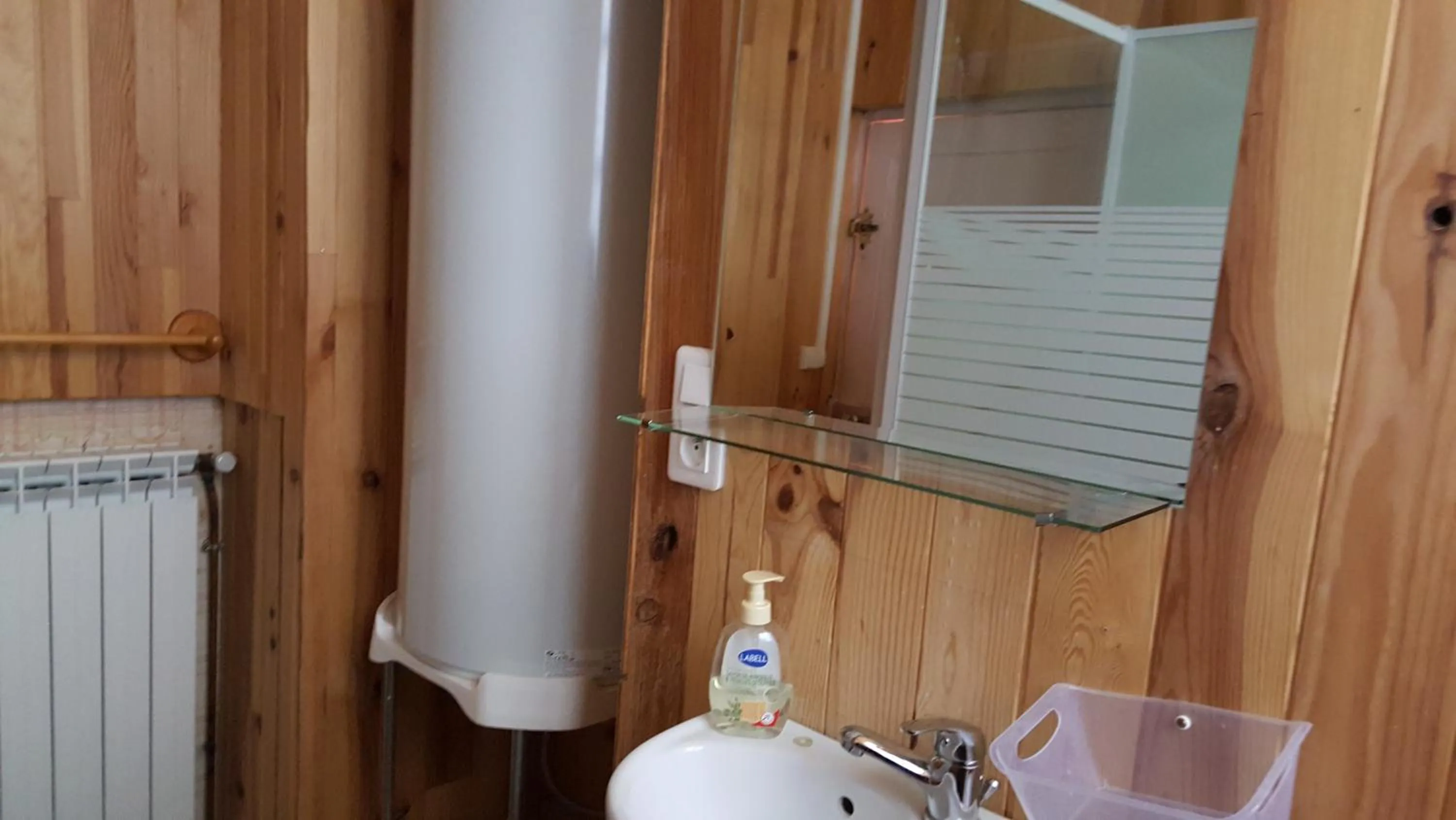 Shower in Relais des castors