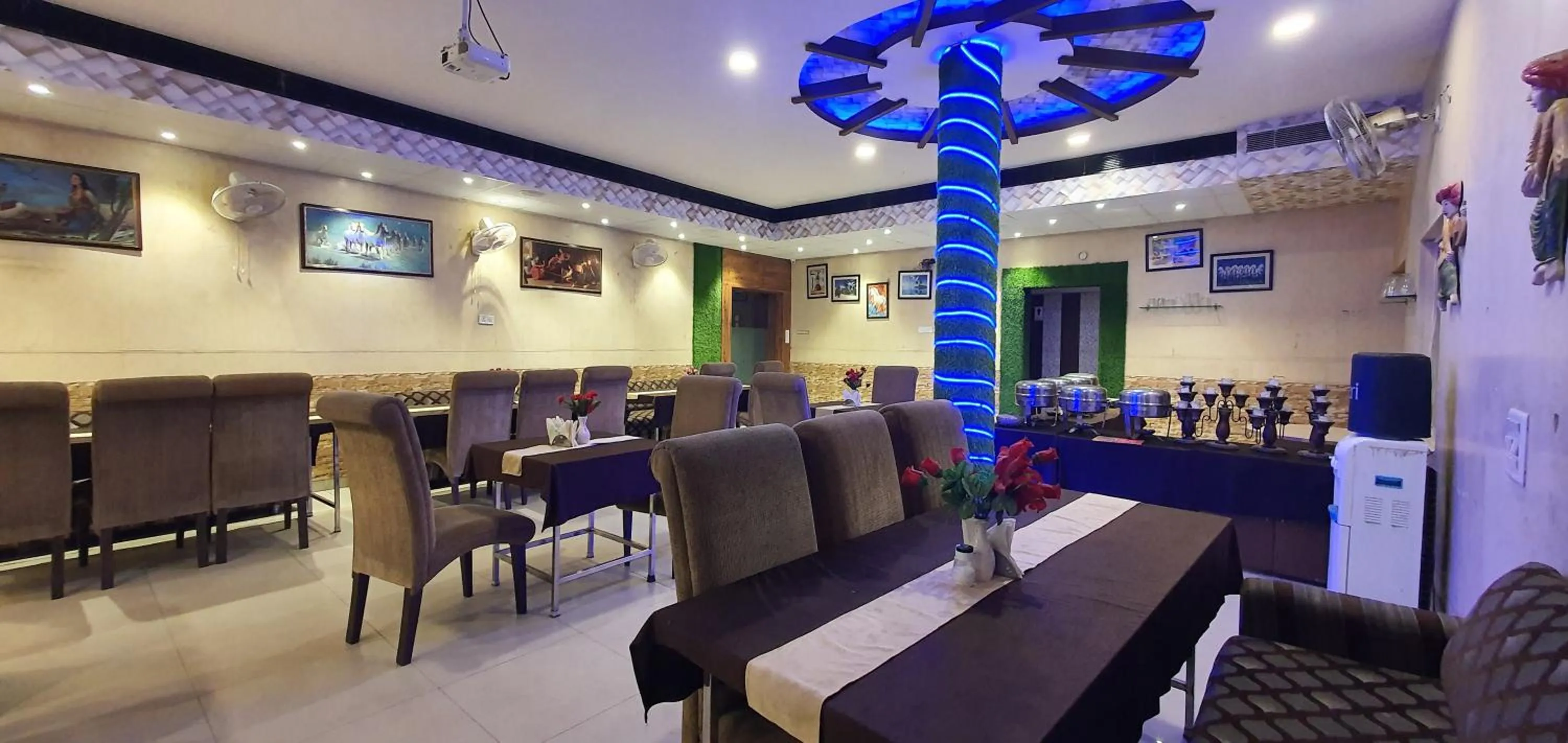 Restaurant/places to eat in Hotel Amritsar Inn