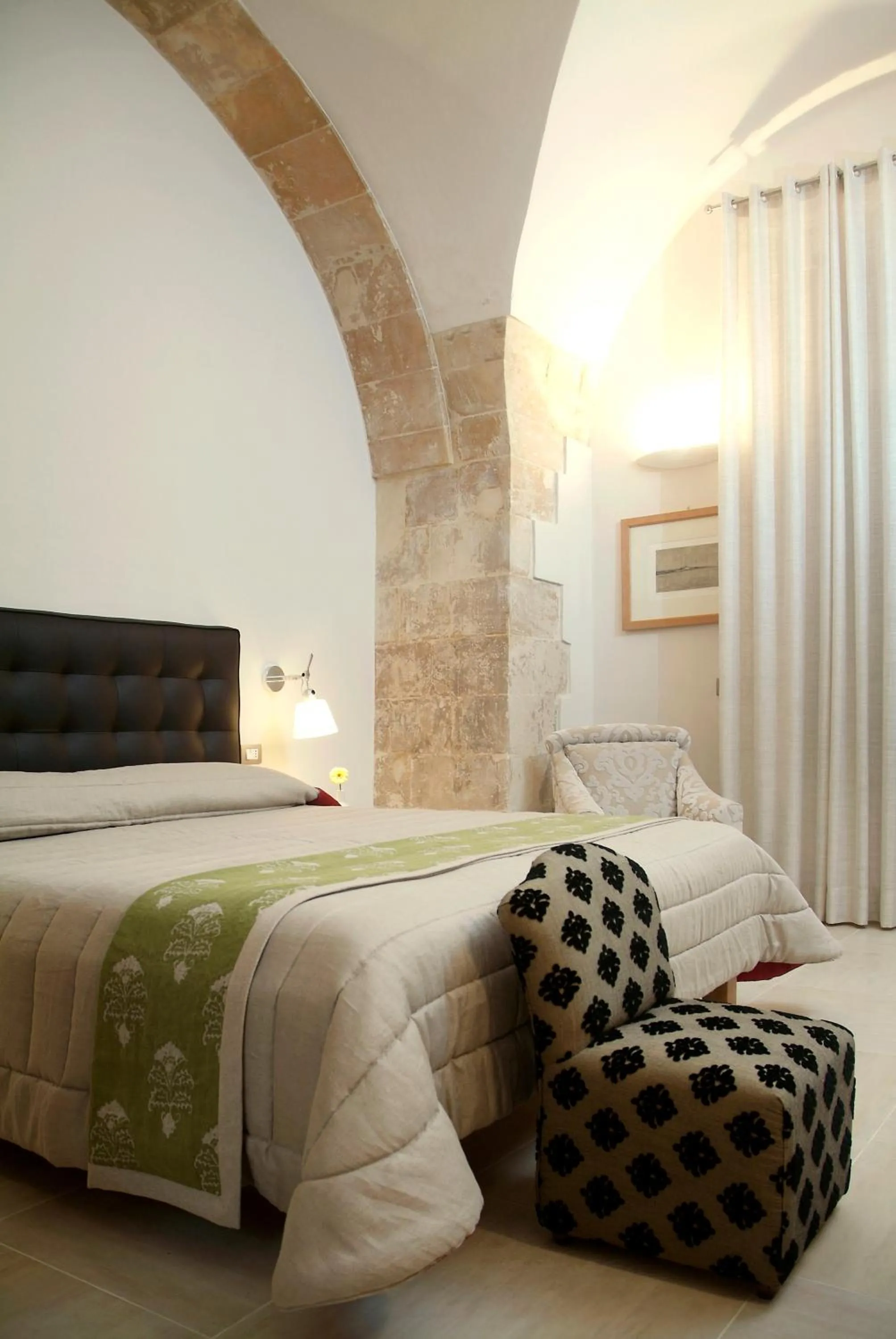 Bed in Hotel Novecento