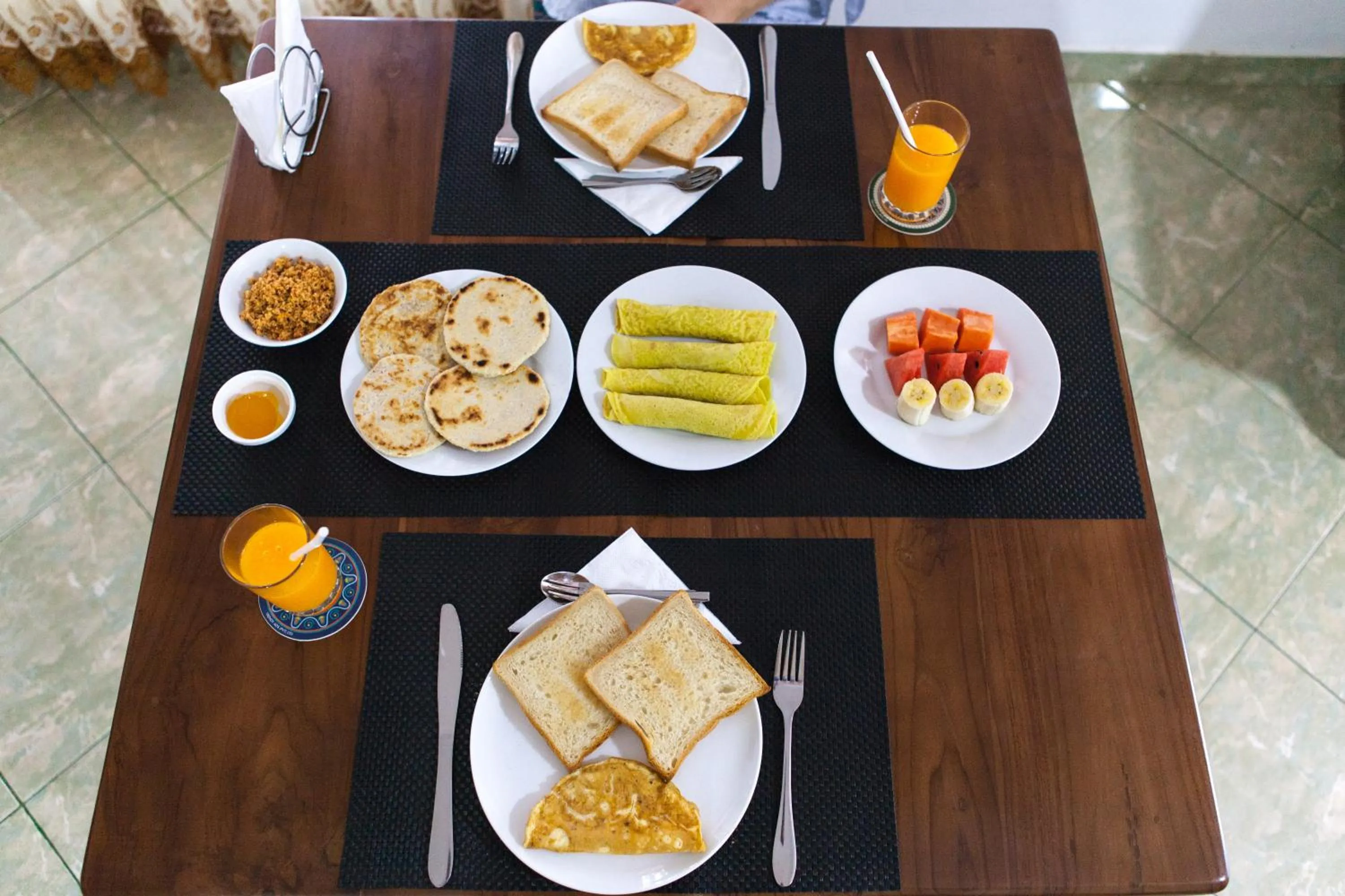 Food and drinks in Sanasuma Rest