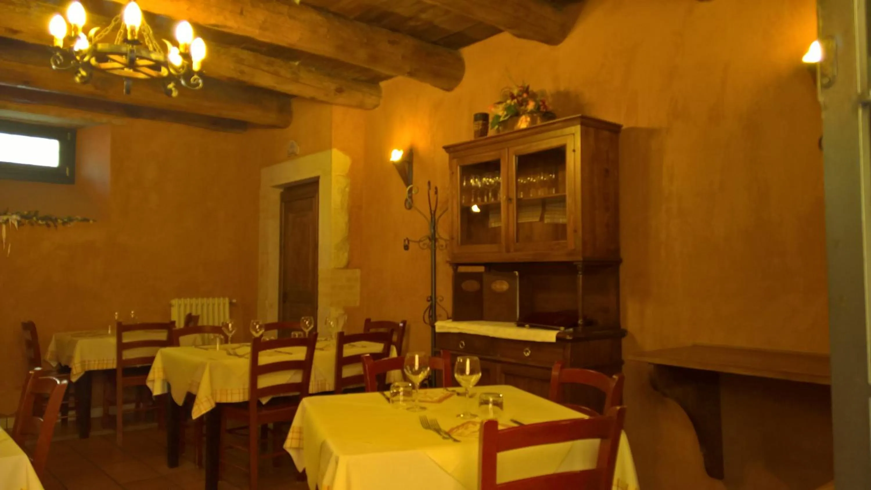 Restaurant/places to eat in Antichi Feudi Dimora D'Epoca