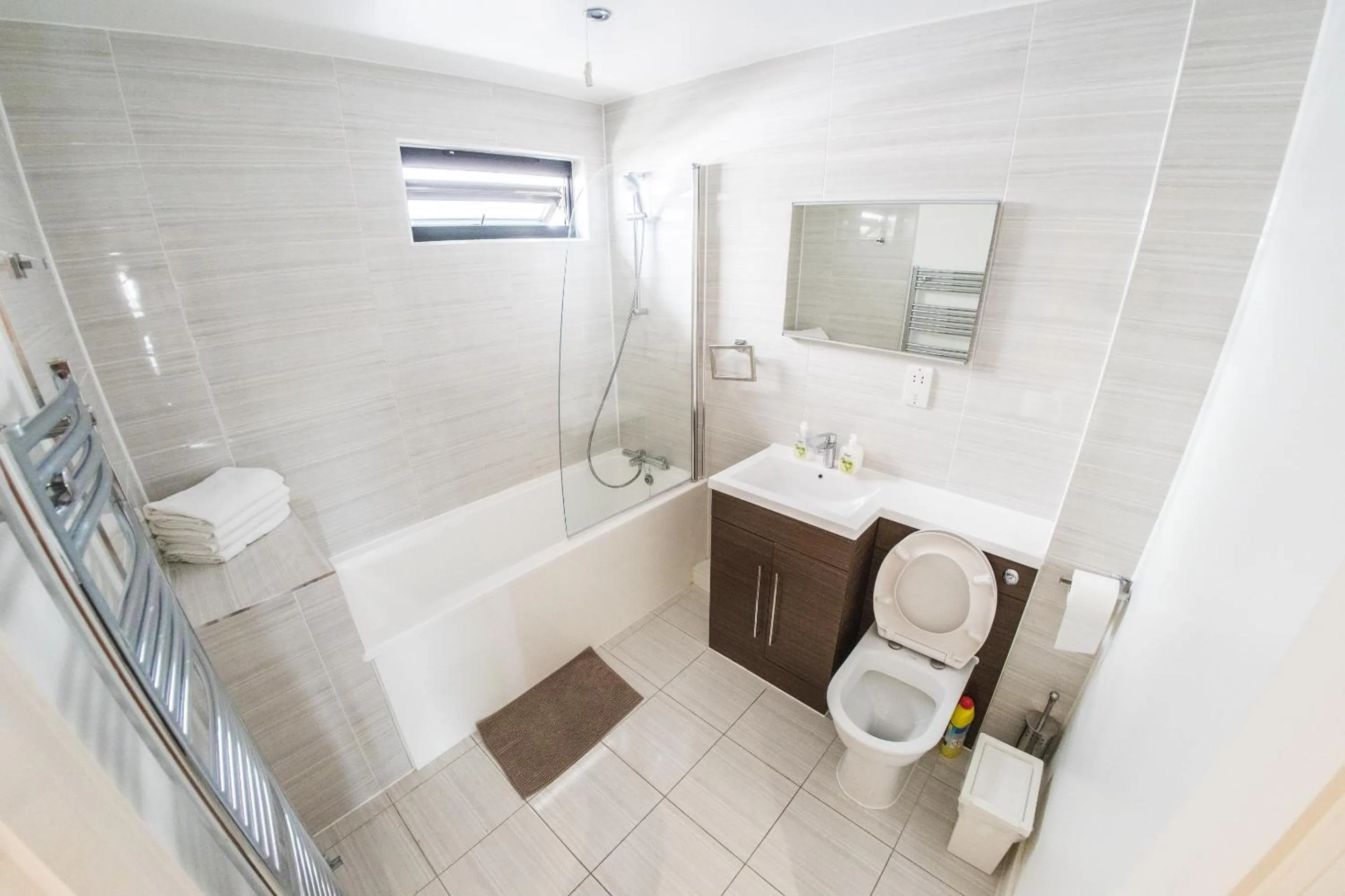 Bathroom in Ilford Tower Apartments