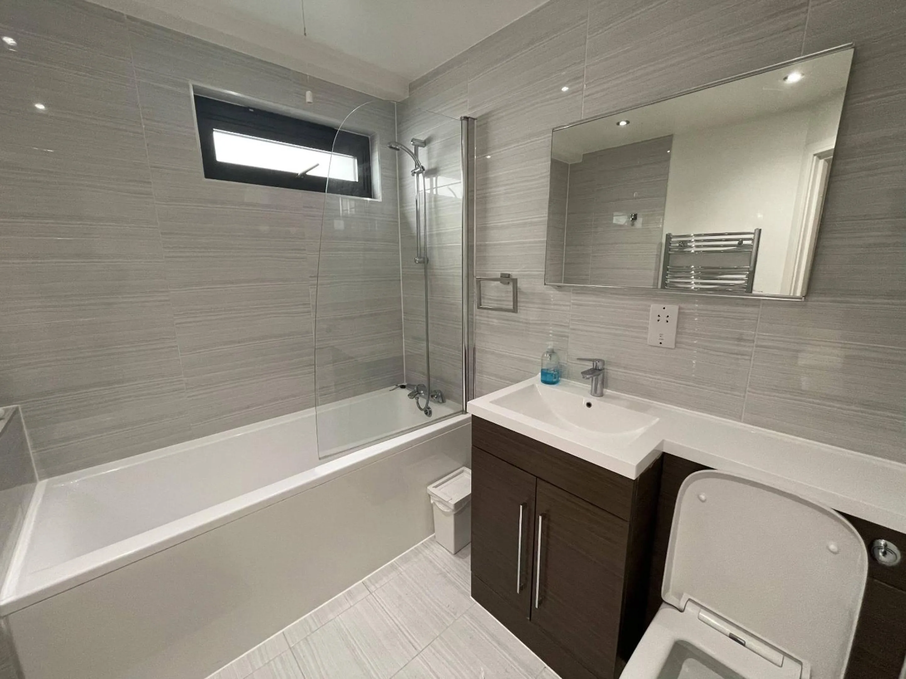 Bathroom in Ilford Tower Apartments