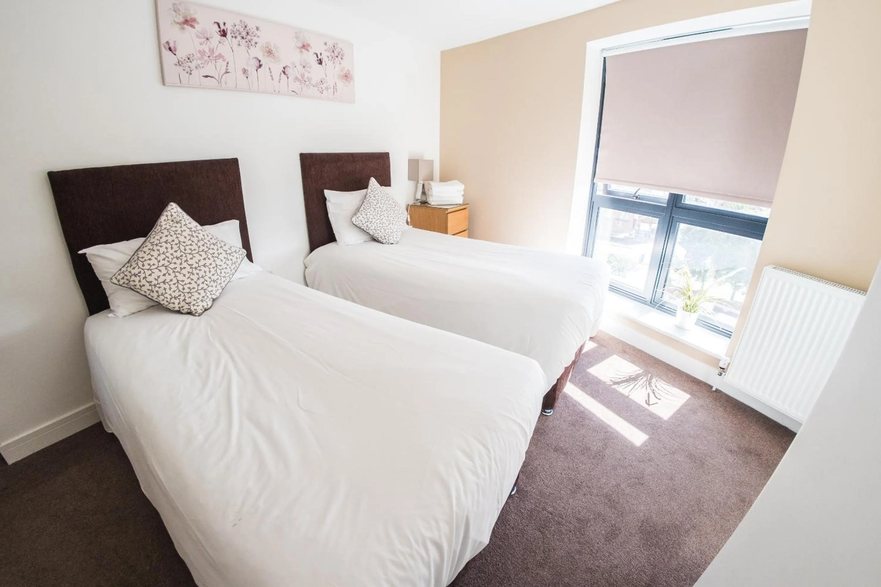 Bedroom, Bed in Ilford Tower Apartments