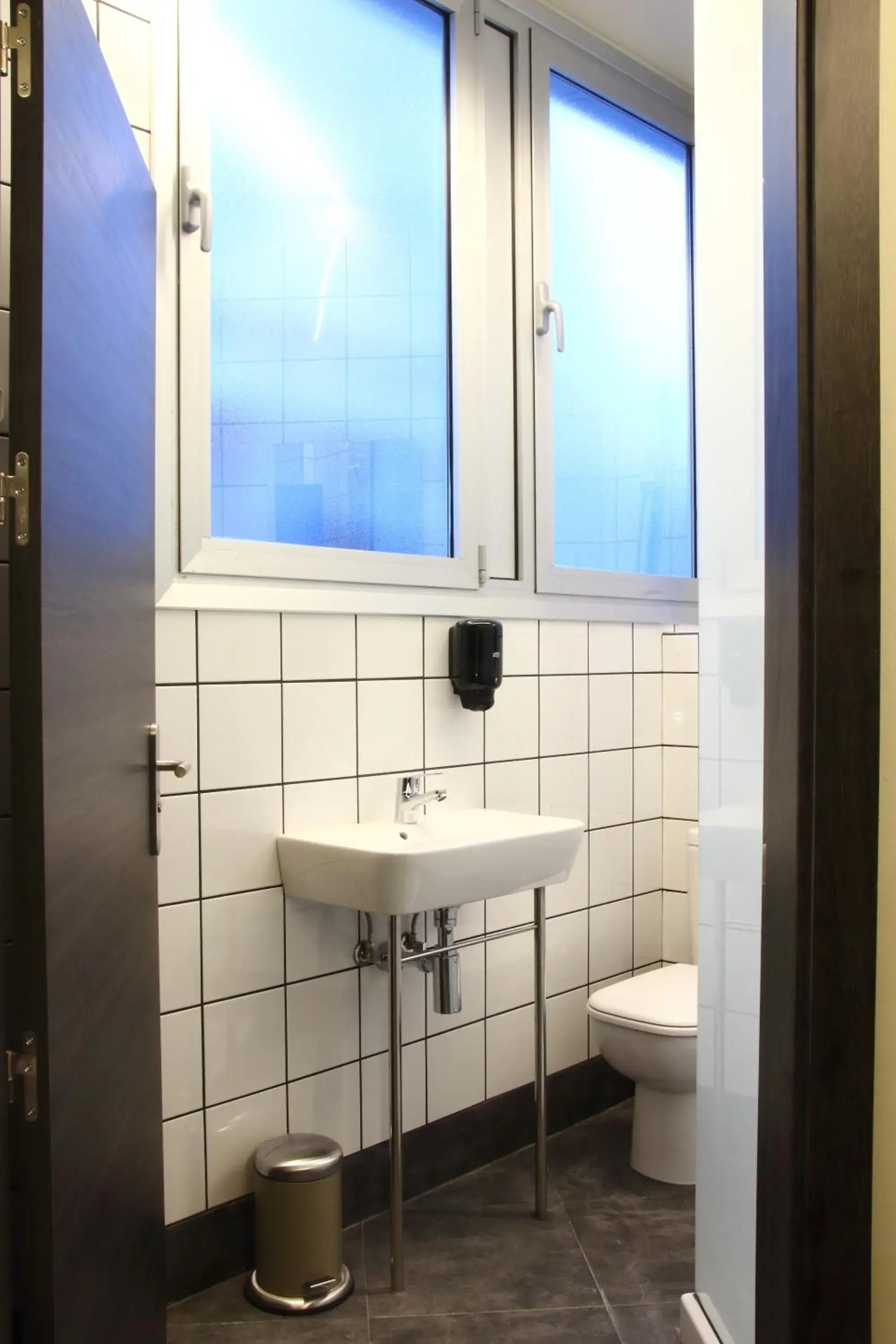 Family Room with Private Bathroom in Poshtel Bilbao - Premium Hostel Family Room with Private Bathroom in Poshtel Bilbao - Premium Hostel