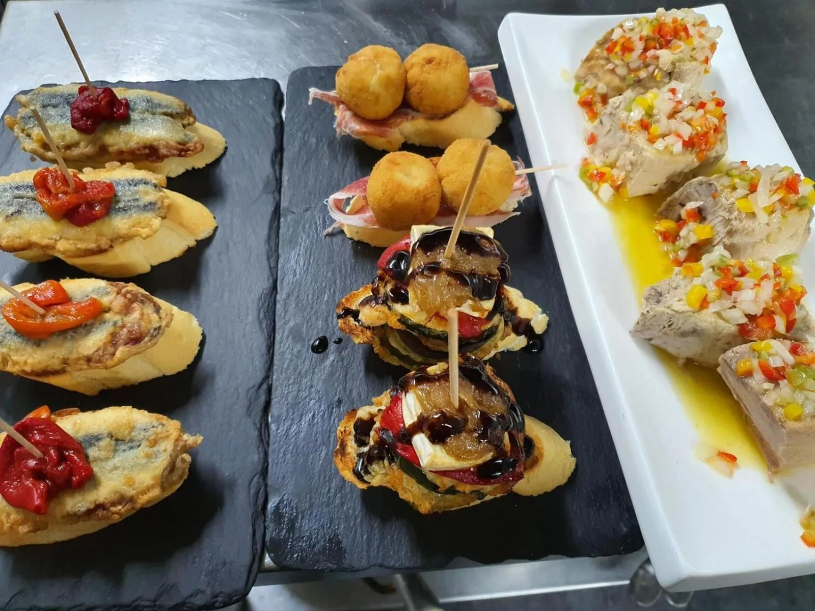 Restaurant/places to eat in Poshtel Bilbao - Premium Hostel