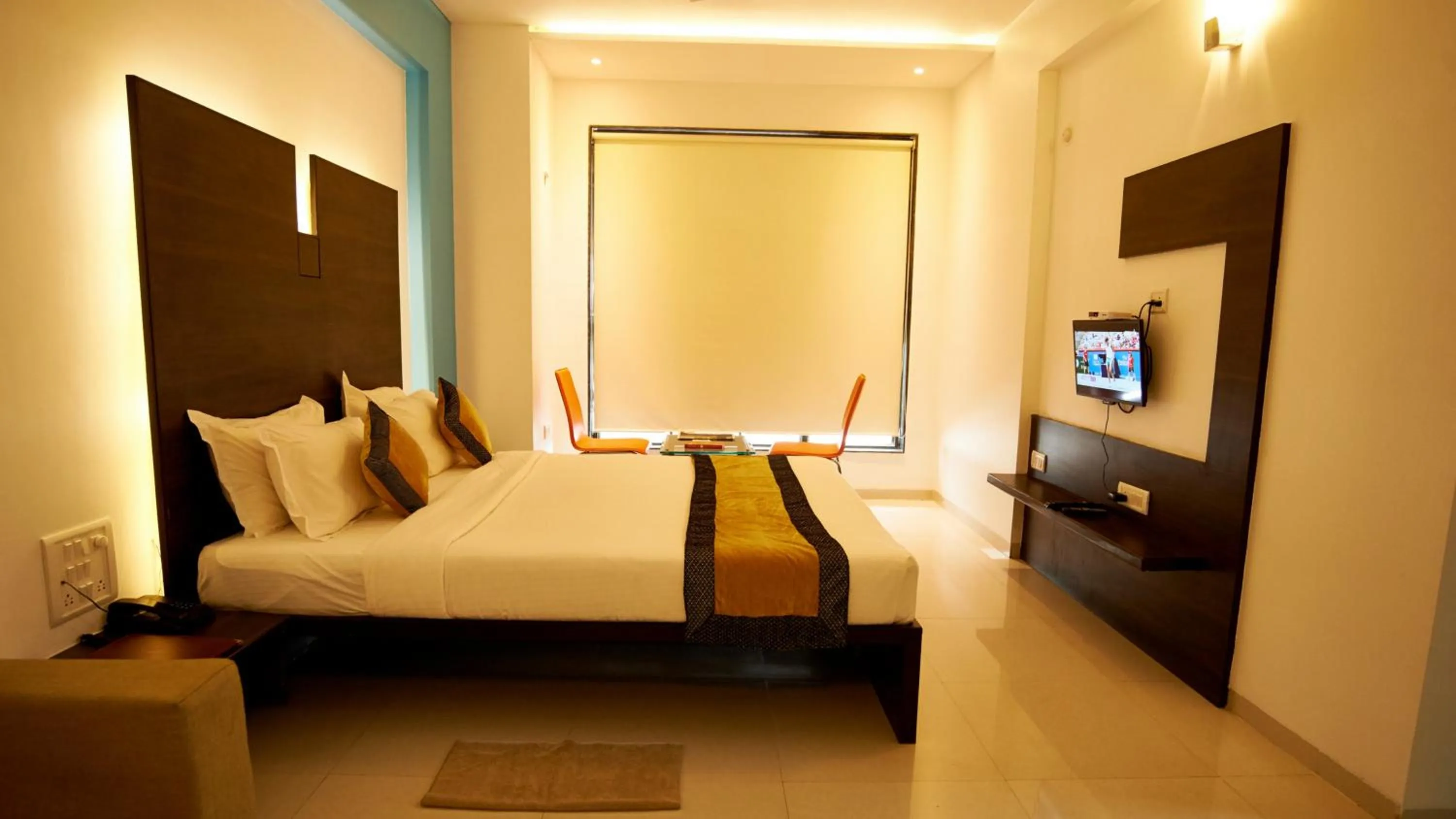 Photo of the whole room, Bed in Hotel Golden View