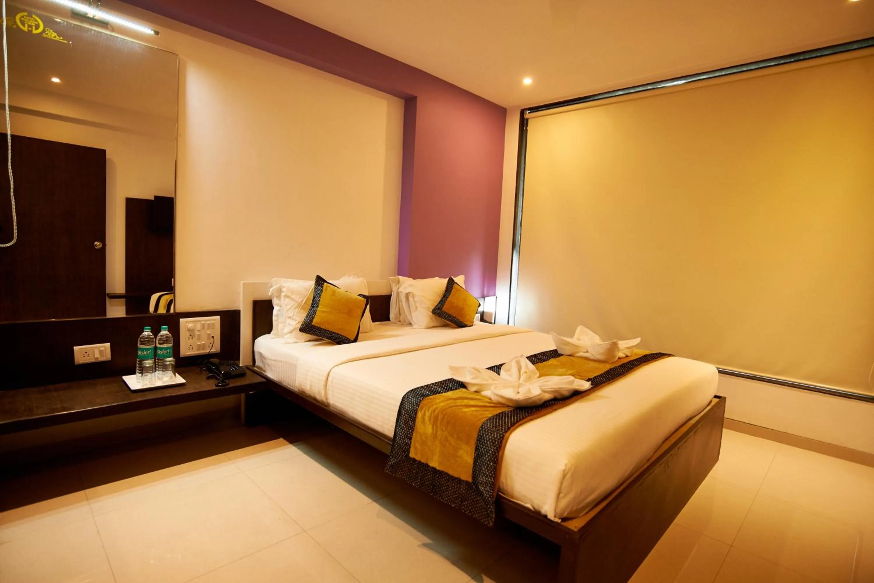 Bed in Hotel Golden View