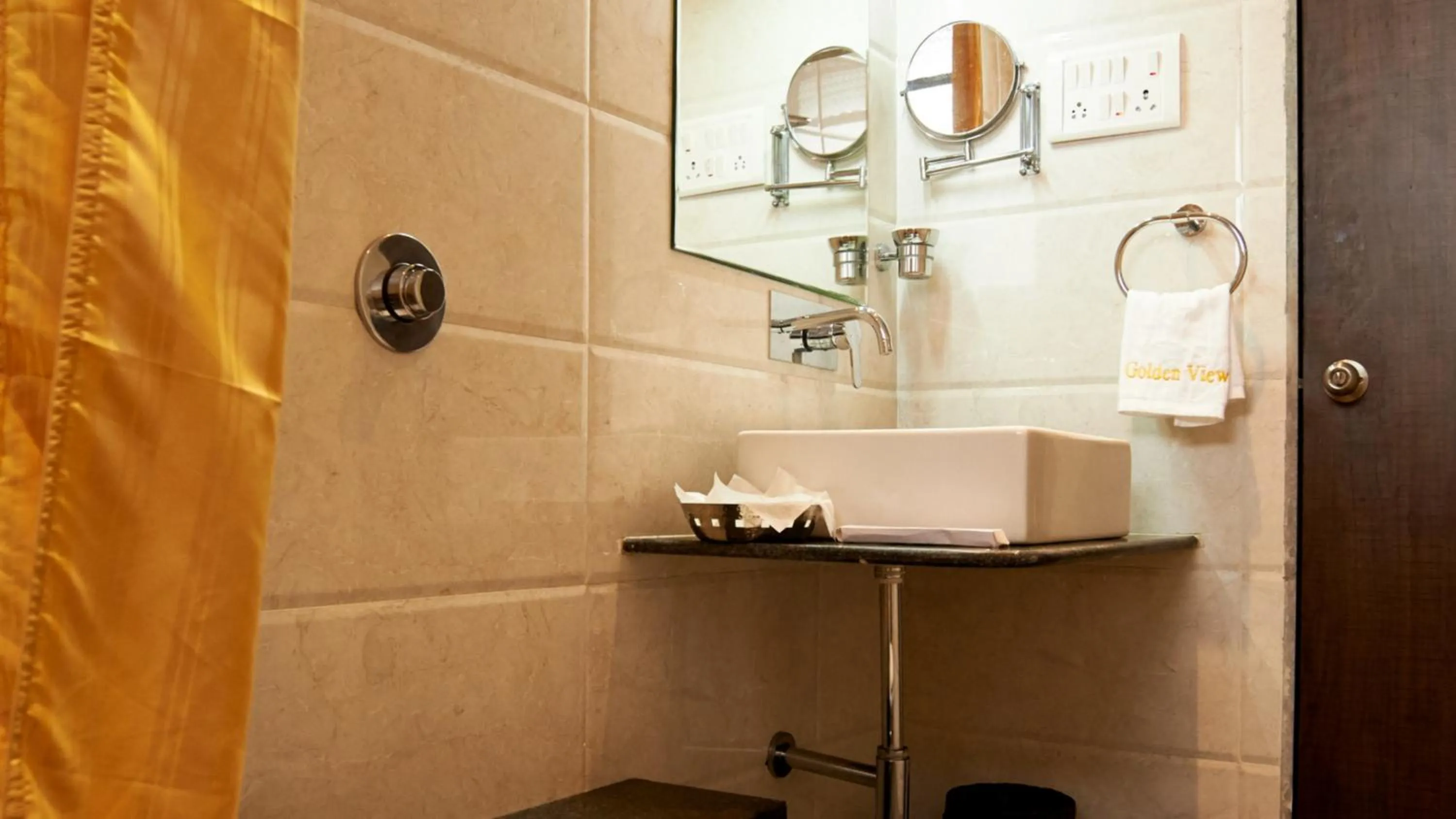 Bathroom in Hotel Golden View
