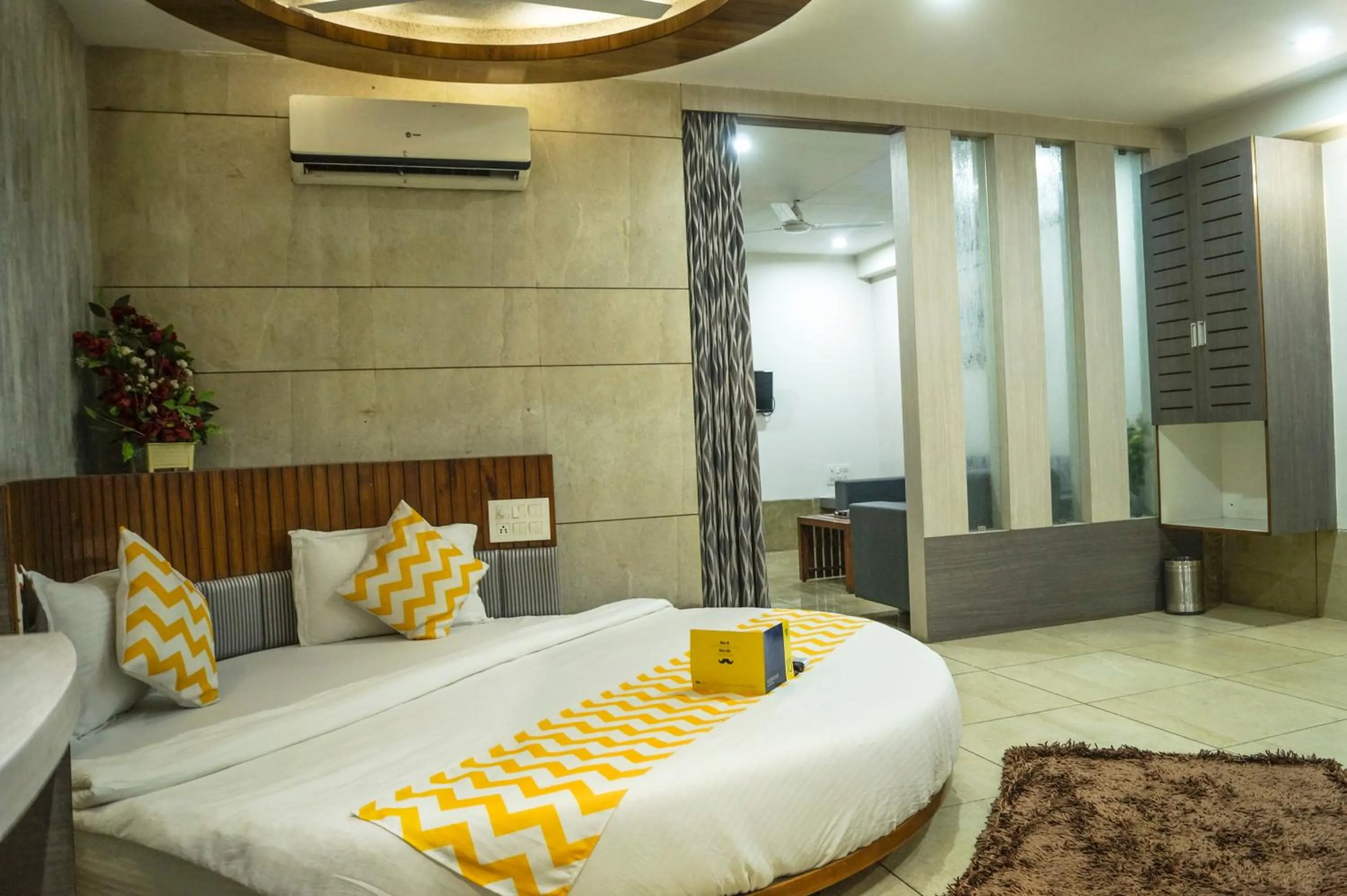 TV and multimedia in Hotel Darshan SP Ring Road