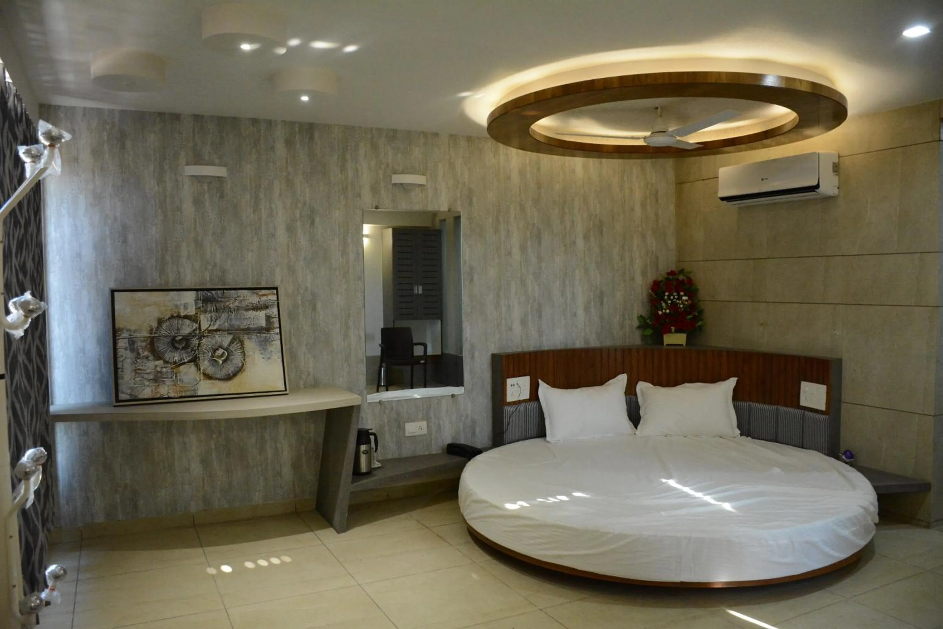 Photo of the whole room in Hotel Darshan SP Ring Road