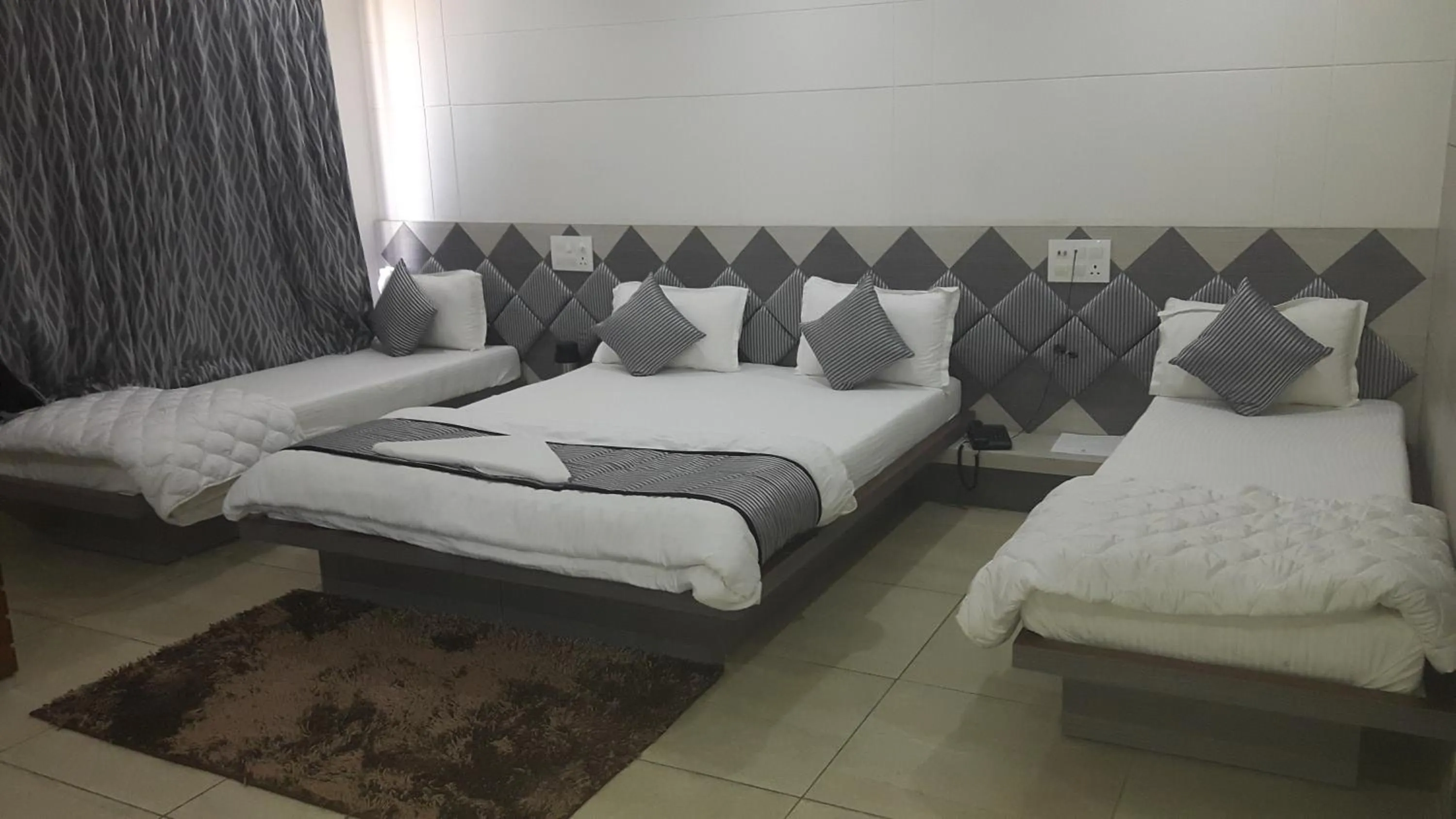 Bedroom in Hotel Darshan SP Ring Road