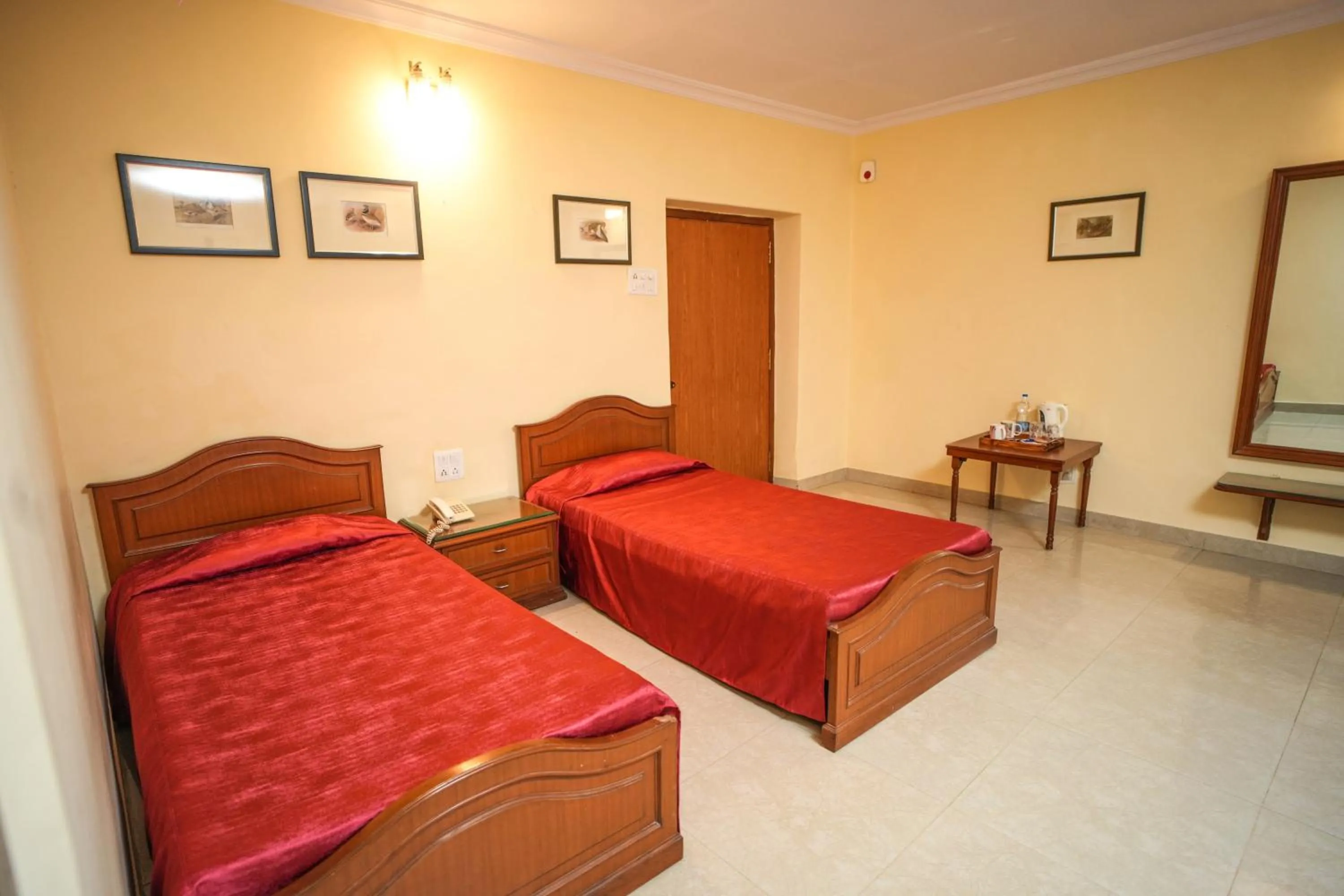 Bed in Nilambag Palace Hotel